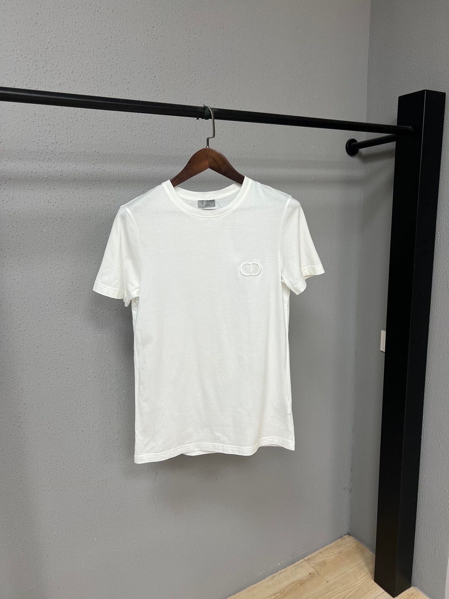 Dior white short sleeve cd embroidery t-shirt Size S / US 4 / IT 40 - 1 Thumbnail