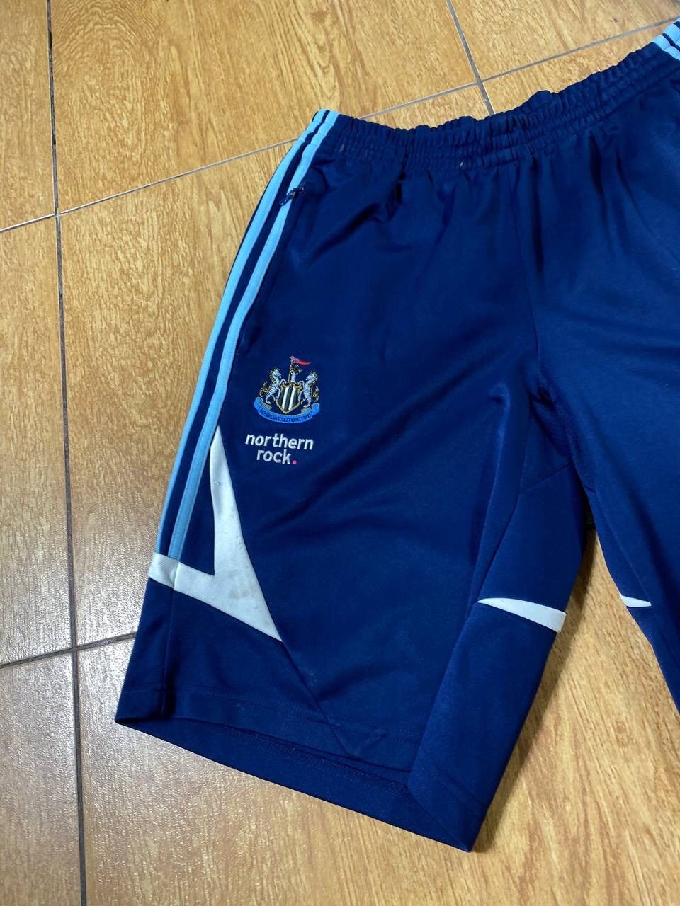 Adidas × Vintage Vintage Adidas shorts streetwear y2k casual style Size US 36 / EU 52 - 20 Thumbnail