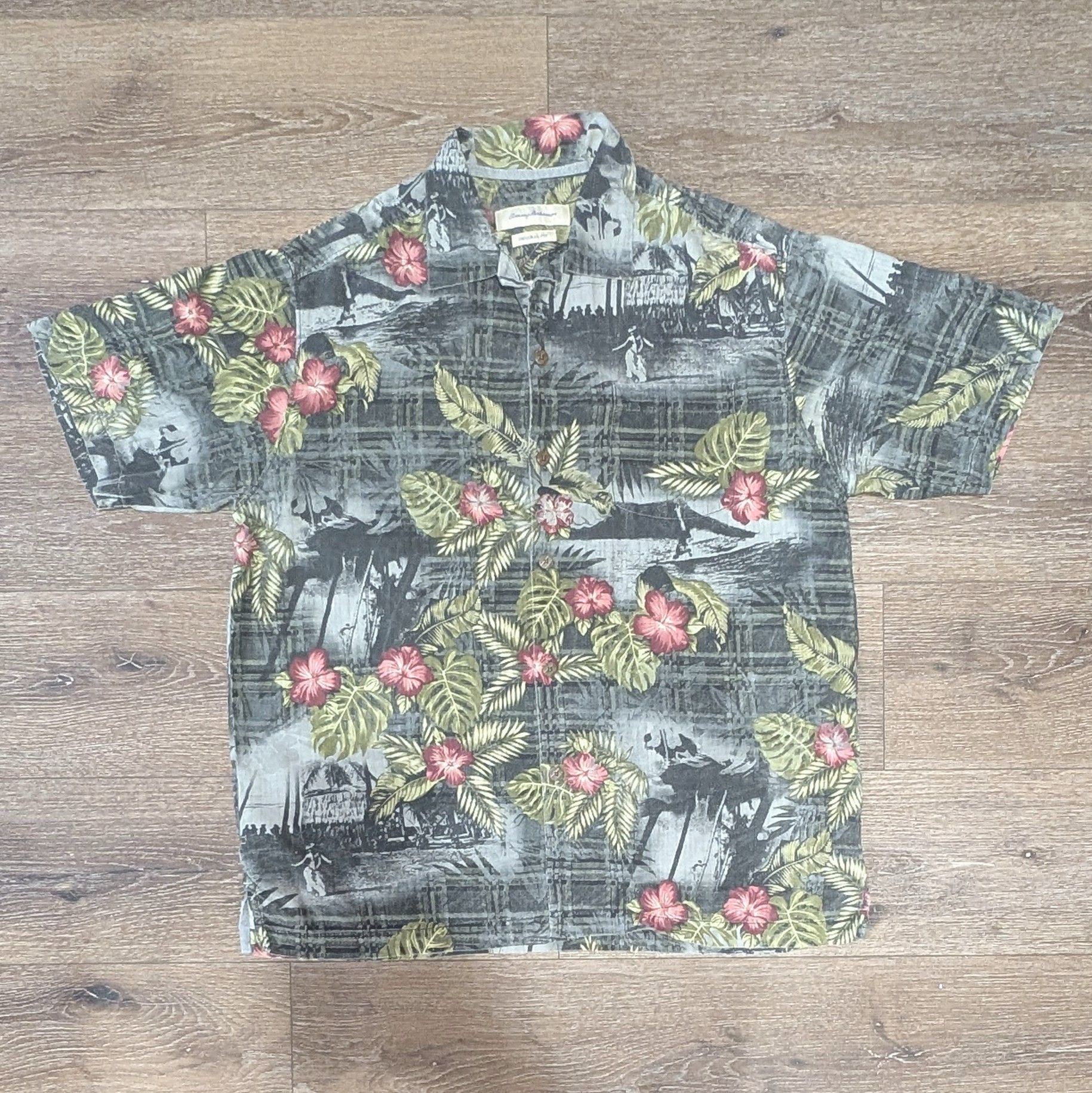 Tommy Bahama Vintage Tommy Bahama Hula Girl floral Hawaiian shirt - L Size US L / EU 52-54 / 3 - 1 Thumbnail