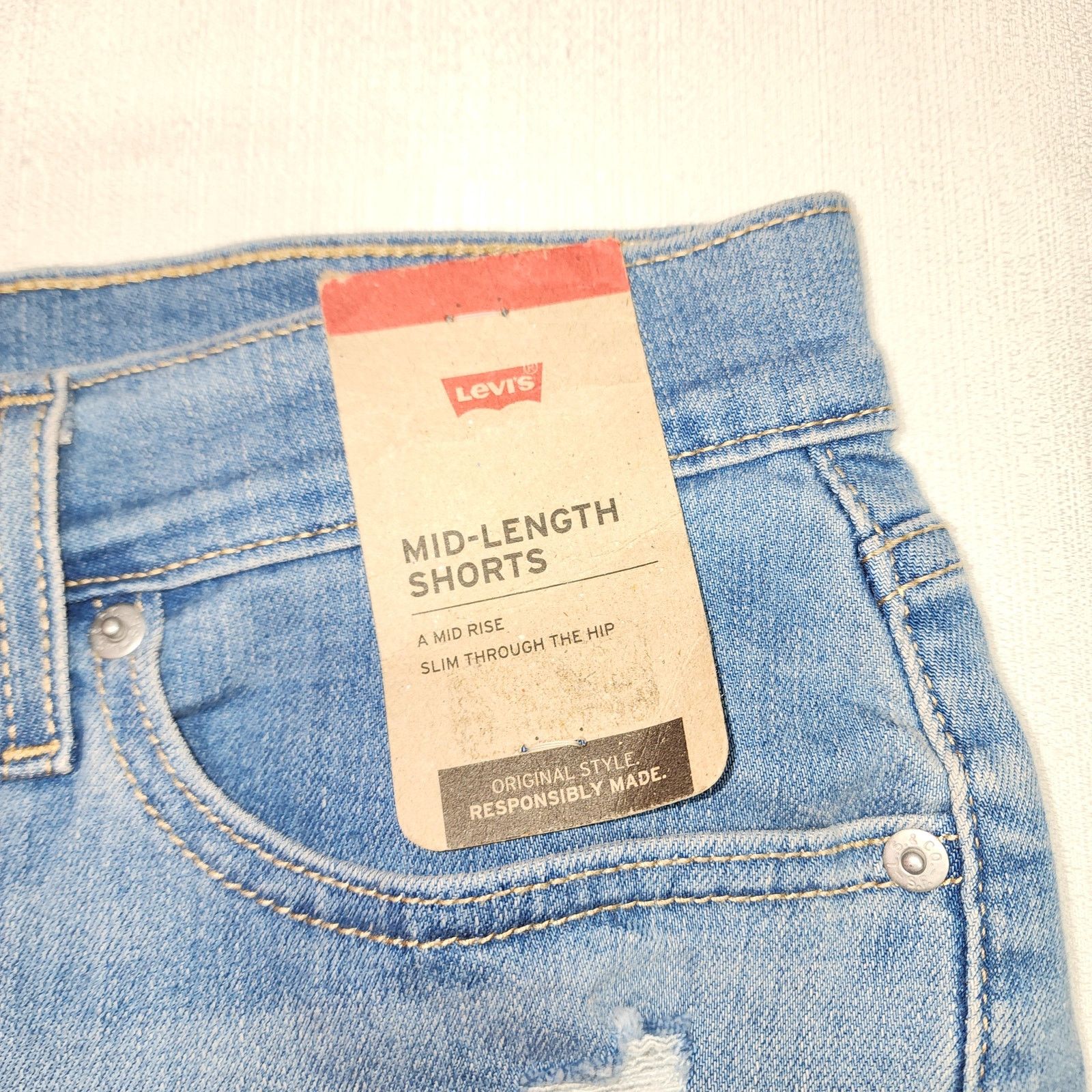 Levi's Levi's Mid-length shorts W29'' x L14'' women's Size US 29 - 5 Thumbnail