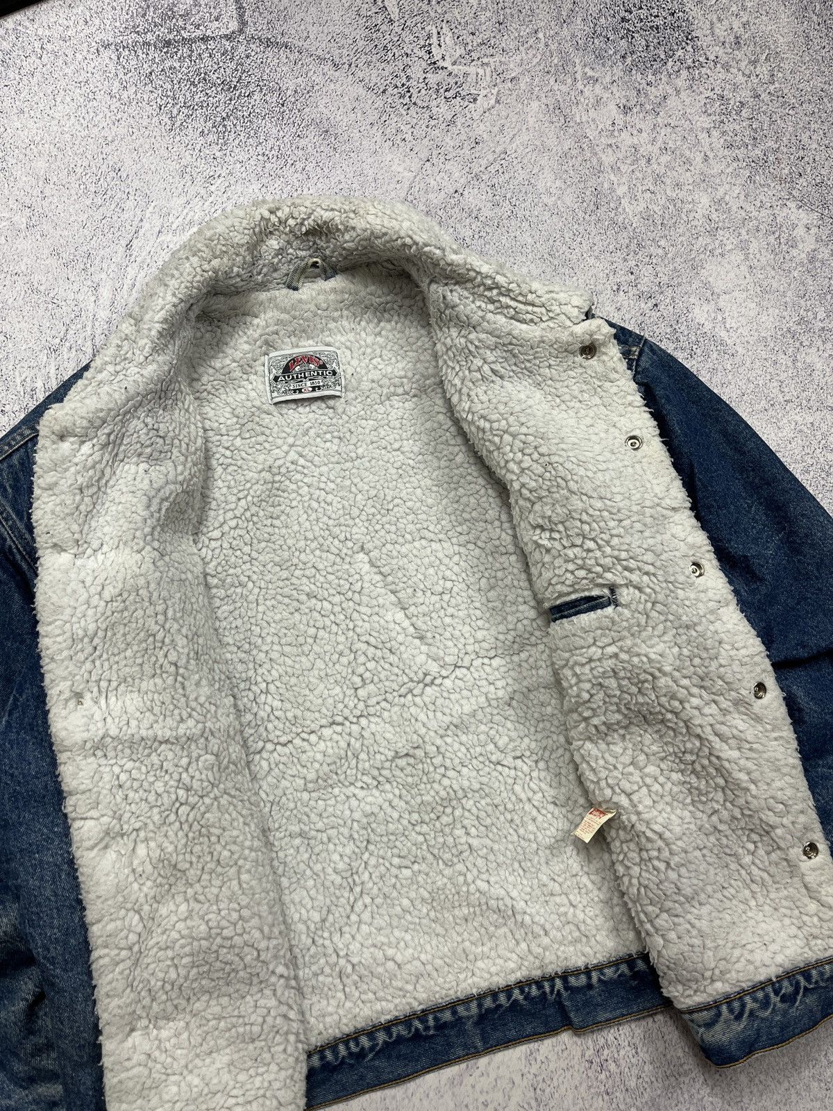 Levi's × Vintage Vintage 90’s Levi's Sherpa Lined Denim Trucker Jacket Rare Size US XL / EU 56 / 4 - 14 Thumbnail
