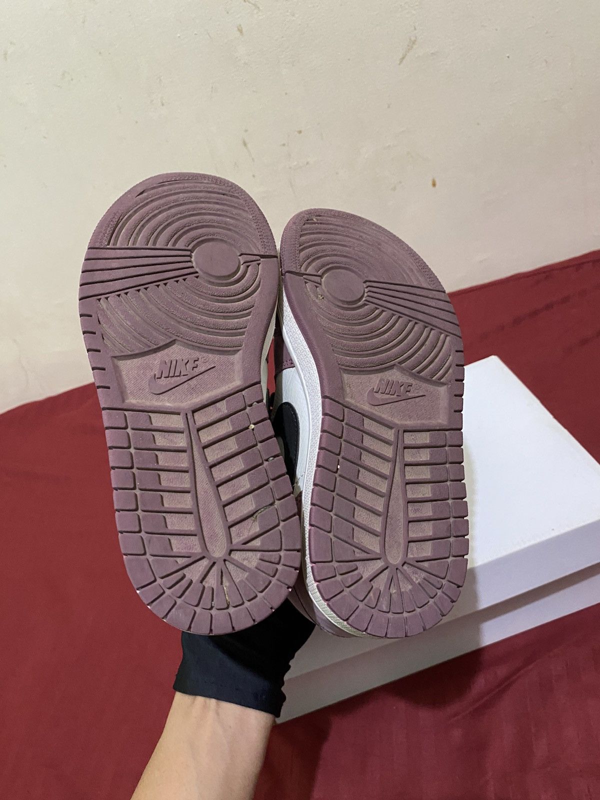 Air Jordan 1 Light Mulberry