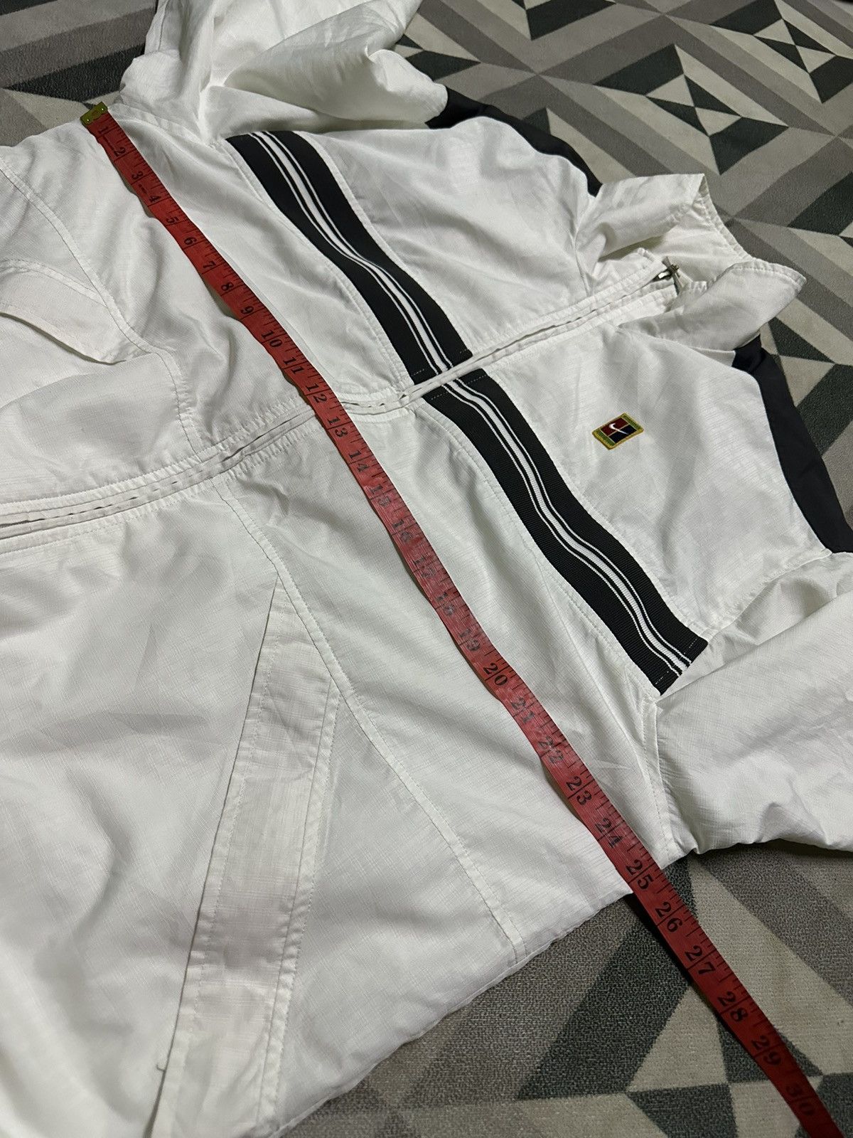 Nike Vintage 90s Nike court windbreaker jacket Size US L / EU 52-54 / 3 - 12 Thumbnail