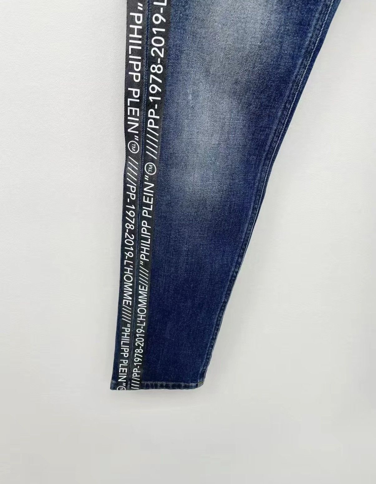 Philipp Plein PHILIPP PLEIN Stretch Washed Slim Fit Jeans J30 Size US 30 / EU 46 - 4 Thumbnail