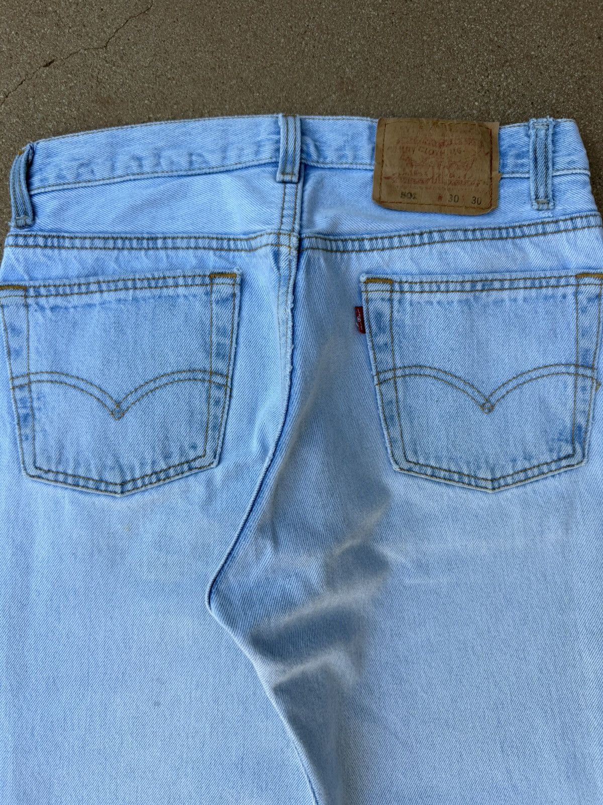 Levi's Vintage 80s Levi’s 501xx Buttonfly Faded Denim Jeans 28x29 Size US 28 / EU 44 - 8 Thumbnail