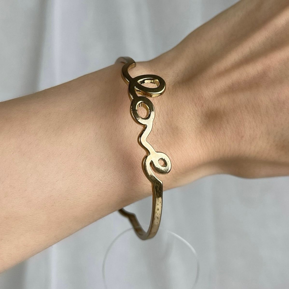 Other Dainty Gold LOVE Bangle Bracelet Minimalist Romantic NWOT Size ONE SIZE - 1 Thumbnail