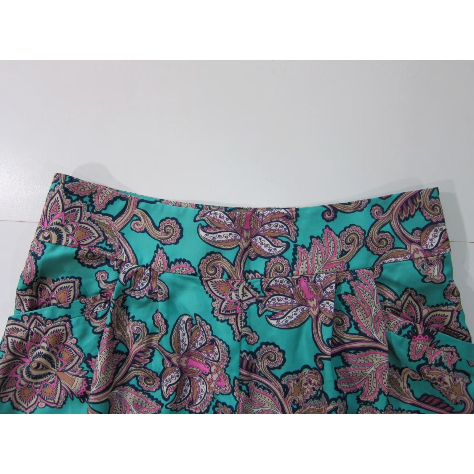 Ann Taylor Ann Taylor Loft Women Short Paint Pink Paisley Floral Pocket Pleated 10 Shoes? Size 32" / US 10 / IT 46 - 6 Thumbnail