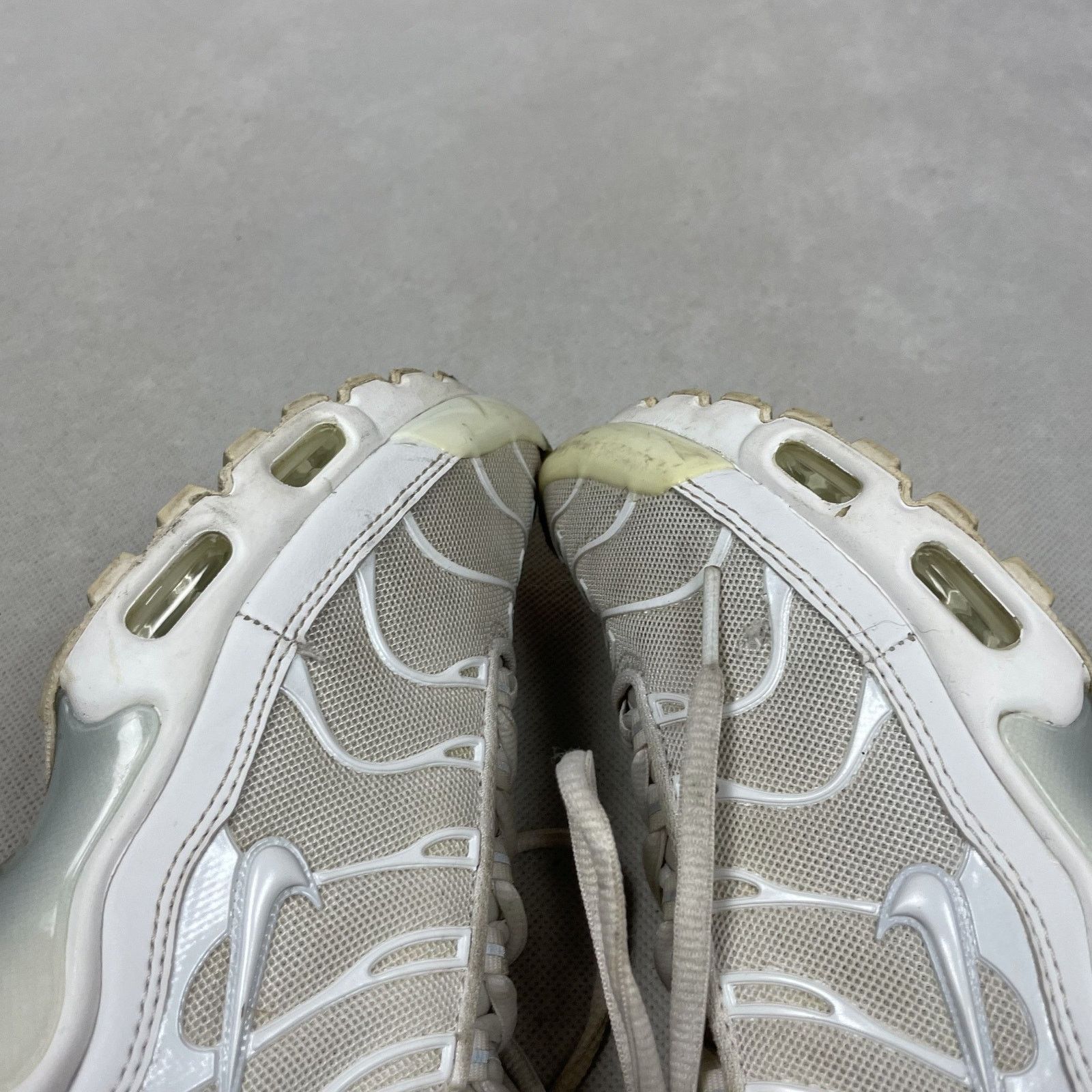 Nike Nike Air Max Plus DM2362-100 Women's White Platinum Shoes 7 Size US 7 / IT 37 - 5 Thumbnail