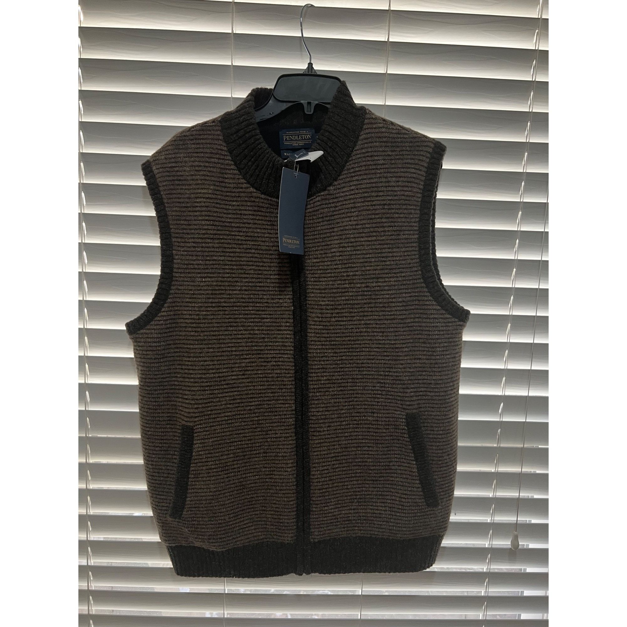 Pendleton Pendleton Shetland Collection Men's Sweater Vest NWT - Size Size US L / EU 52-54 / 3 - 3 Thumbnail