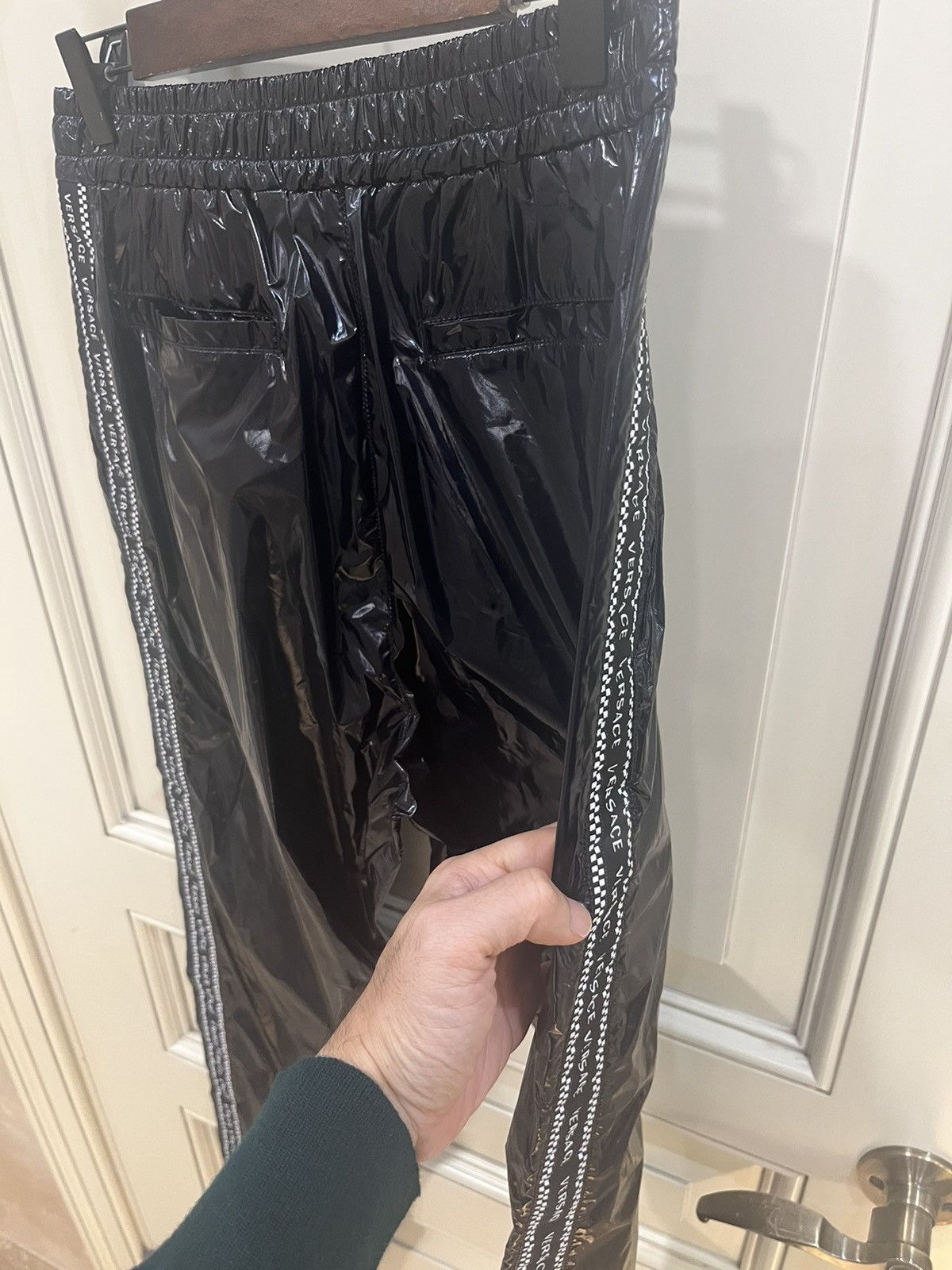 Versace Shiny sweatpants size 46 Size US 30 / EU 46 - 10 Thumbnail