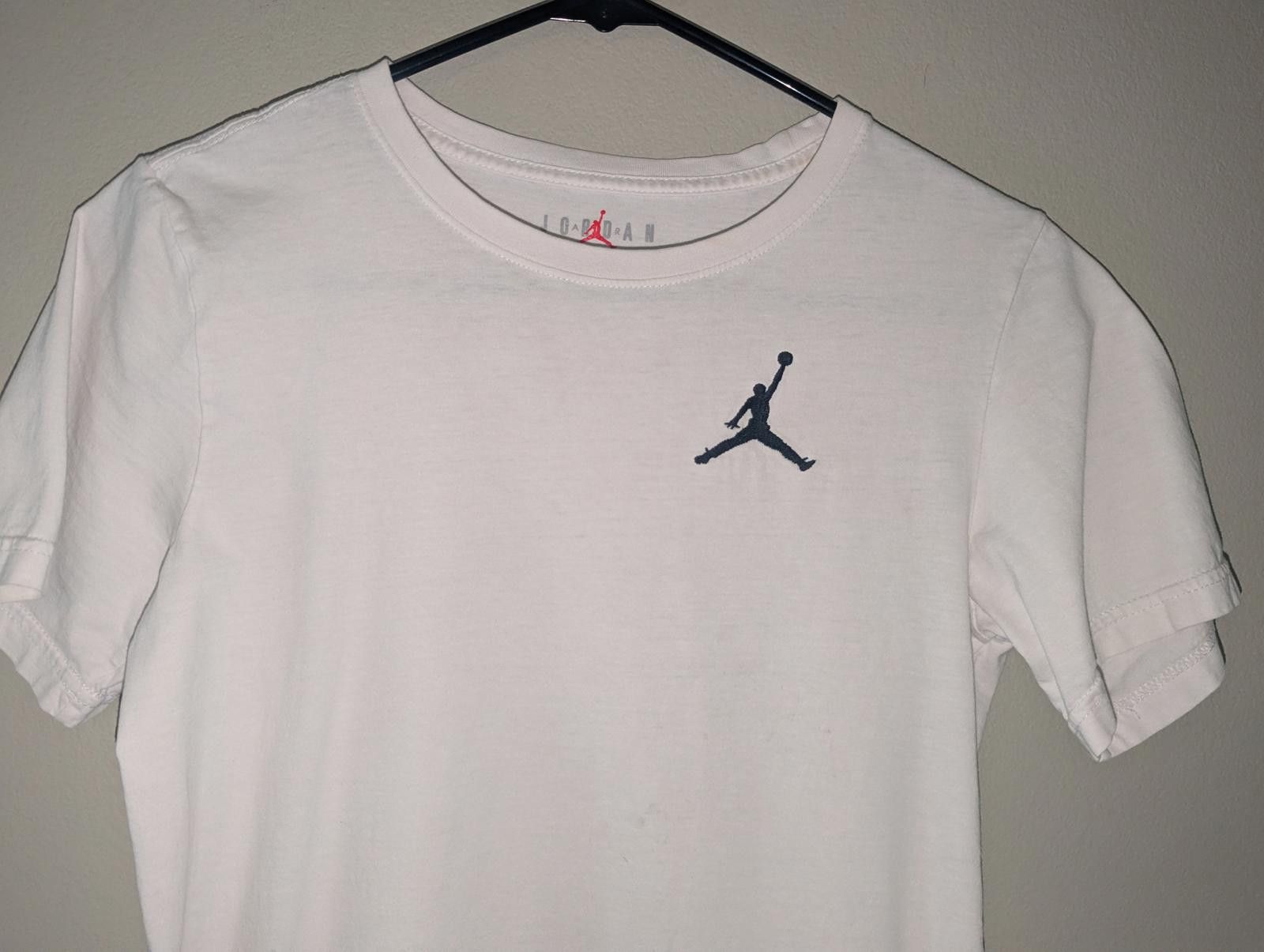 Designer Jordan Youth Classic Logo T-Shirt Size Large 12-13 Year Size US L / EU 52-54 / 3 - 2 Thumbnail