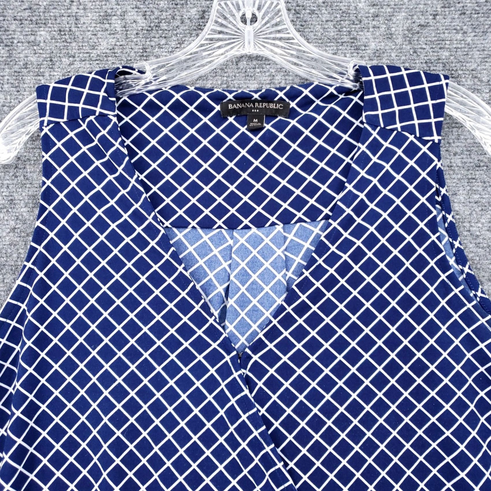Banana Republic Banana Republic Women Medium Blue White Check Blouse Sleeveless Tank Vneck Size M / US 6-8 / IT 42-44 - 3 Thumbnail