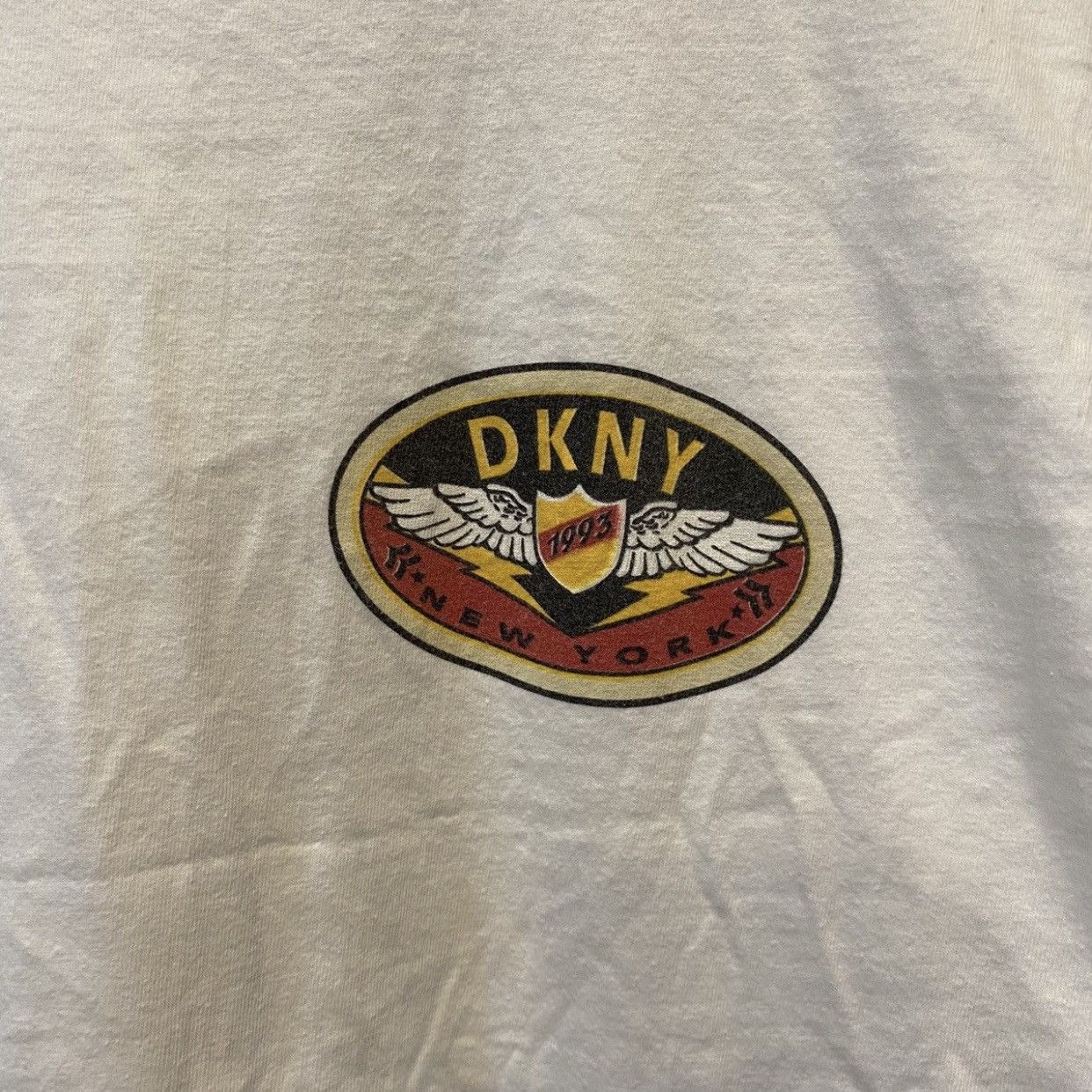 DKNY Vintage 90s DKNY New York Wings Graphic TShirt Single Stitch Size US L / EU 52-54 / 3 - 5 Thumbnail