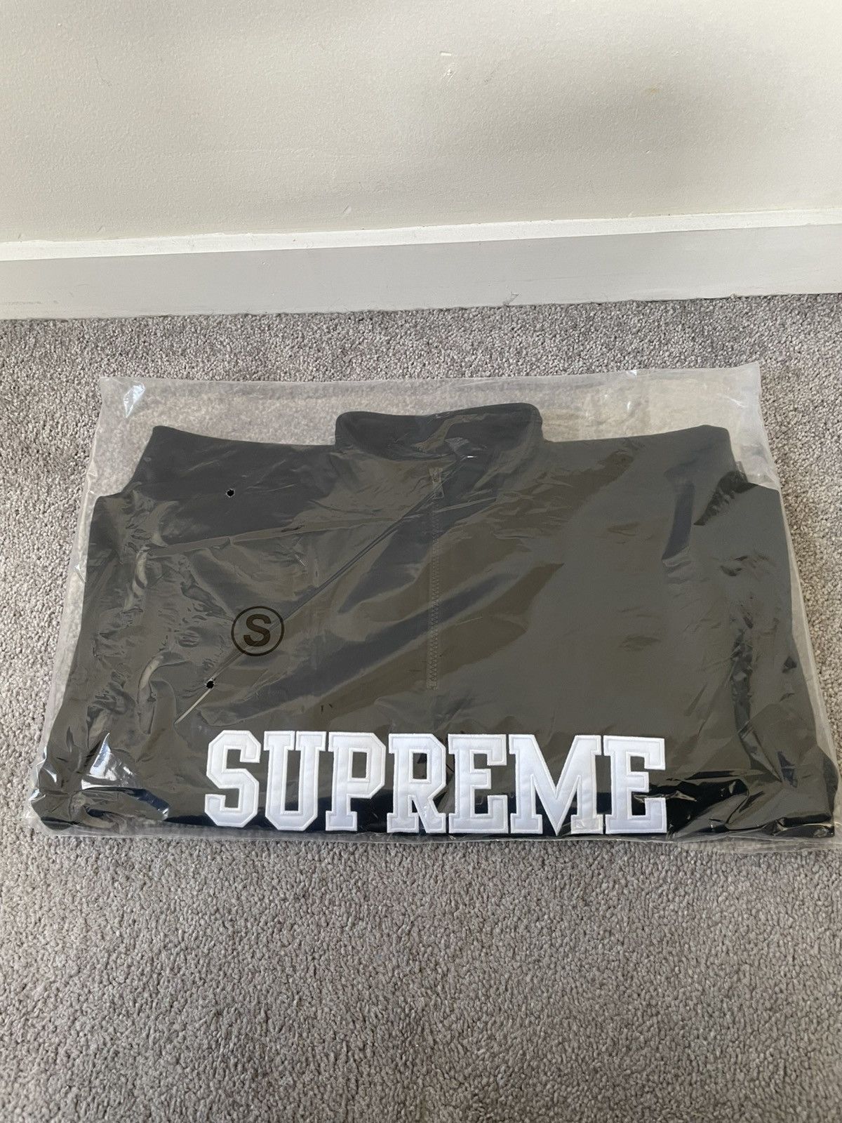 Supreme Supreme Shop Flag Half Zip Pullover Black Small Size US S / EU 44-46 / 1 - 1 Thumbnail