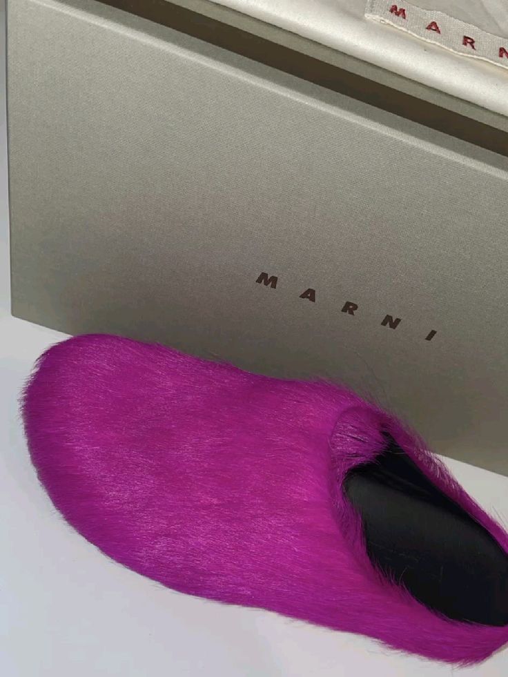 Marni MANRI FUR SLIDES Size US 7.5 / IT 37.5 - 1 Thumbnail