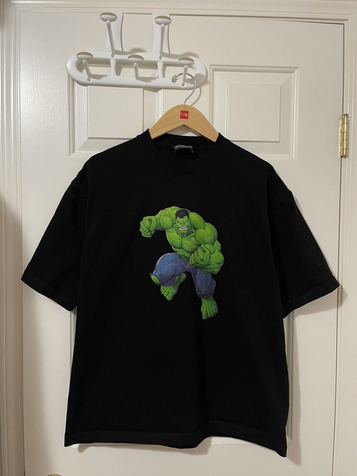 Balenciaga Balenciaga Unisex x Marvel Incredible Hulk Graphic Tee Size US S / EU 44-46 / 1 - 1 Thumbnail