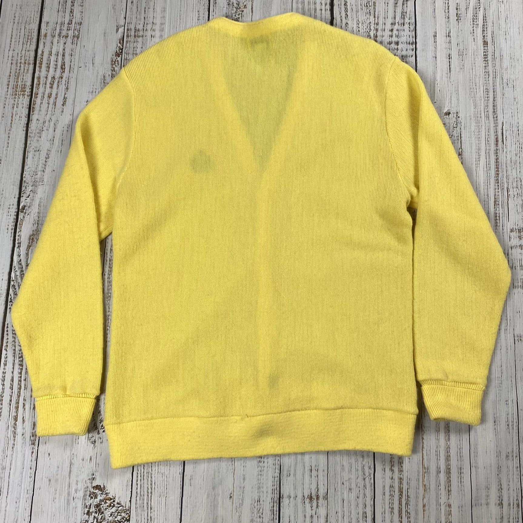 Izod VINTAGE IZOD Cardigan Men L Yellow Knit Acrylic Embroidered Crest Buttons Classic Mens Size US L / EU 52-54 / 3 - 6 Thumbnail