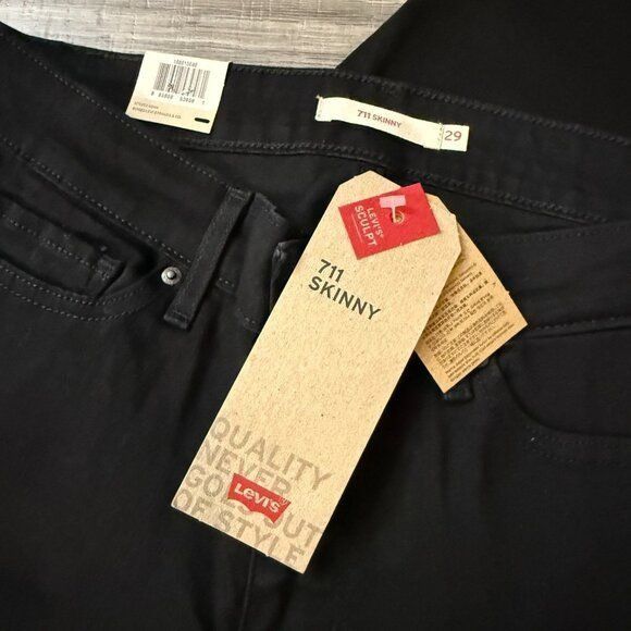Levi's NWT Levi’s 711 Skinny Sculpt Black Jeans Women Size 8 Short Size 30" / US 8 / IT 44 - 2 Thumbnail