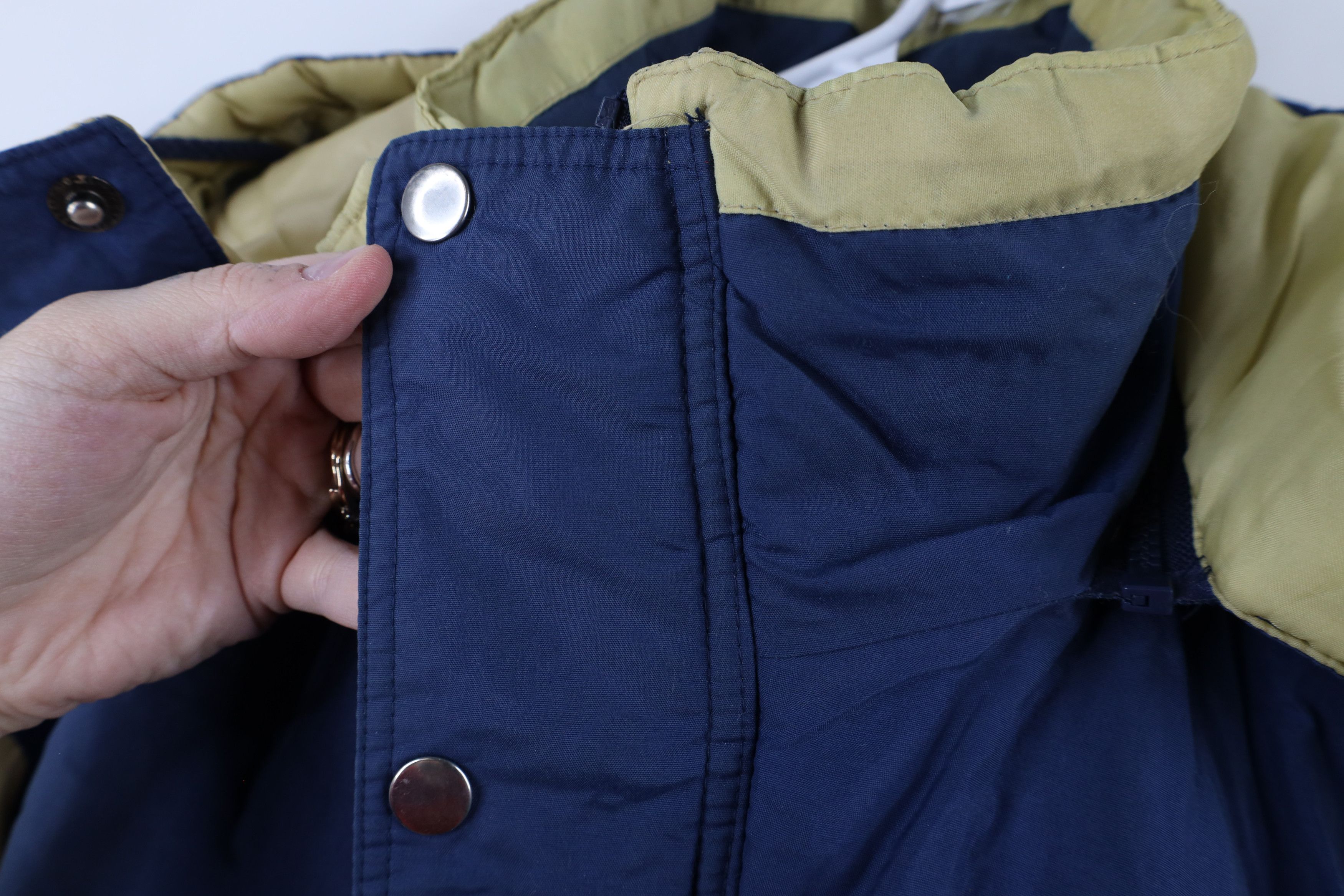 Vintage Vintage 90s Notre Dame University Hooded Puffer Jacket Size US L / EU 52-54 / 3 - 8 Thumbnail