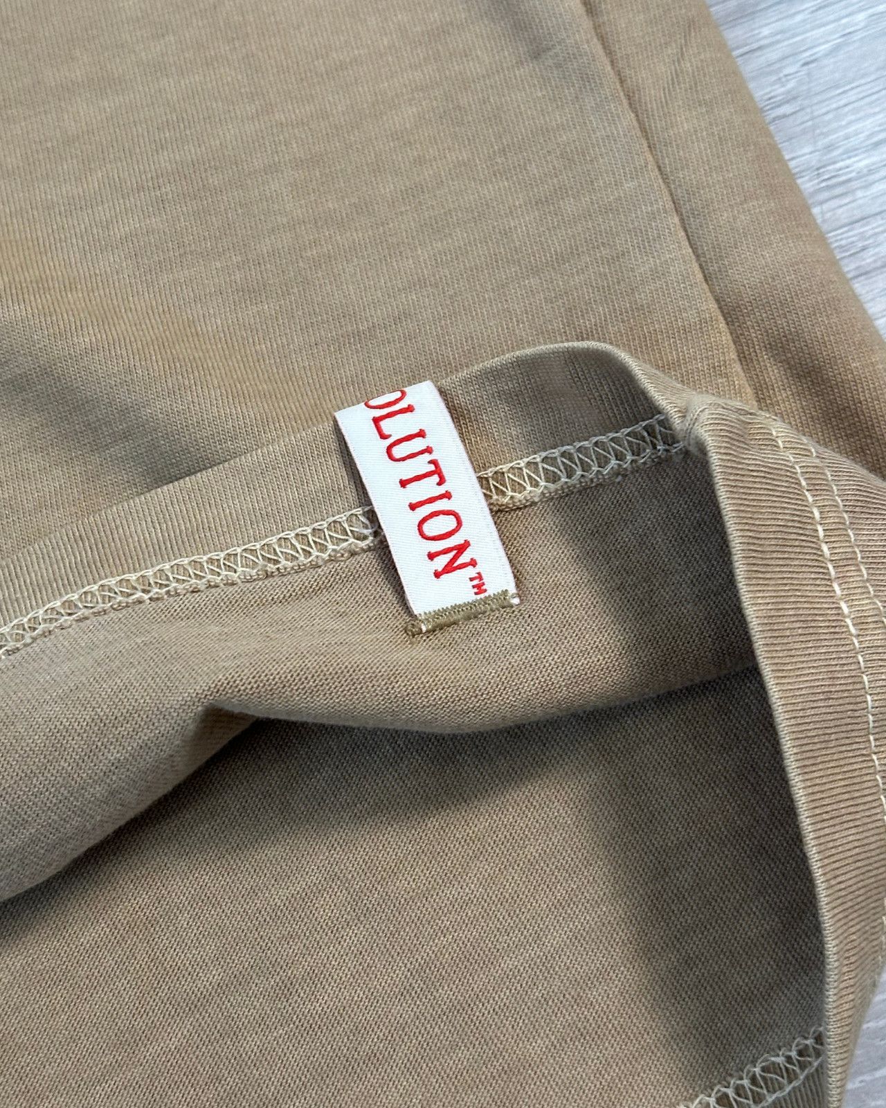 Other Sample NWT Revolution of 1995 Embroidered Logo T-Shirt Large Size US L / EU 52-54 / 3 - 5 Thumbnail