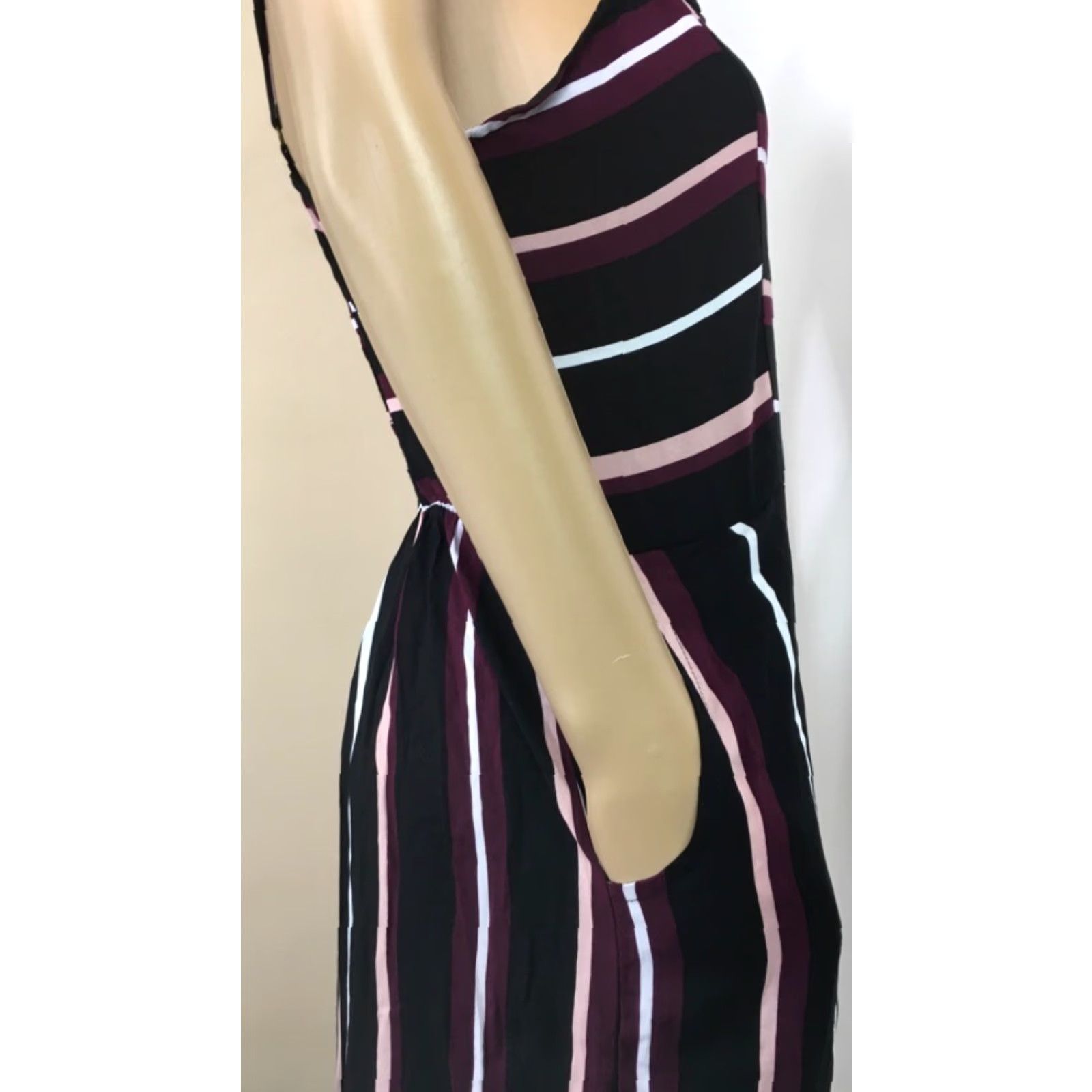 Vintage VINTAGE Xhilaration Women's Sheath Dress Midi Sleeveless Stripe Smocked Casual Dress S Size S / US 4 / IT 40 - 7 Thumbnail