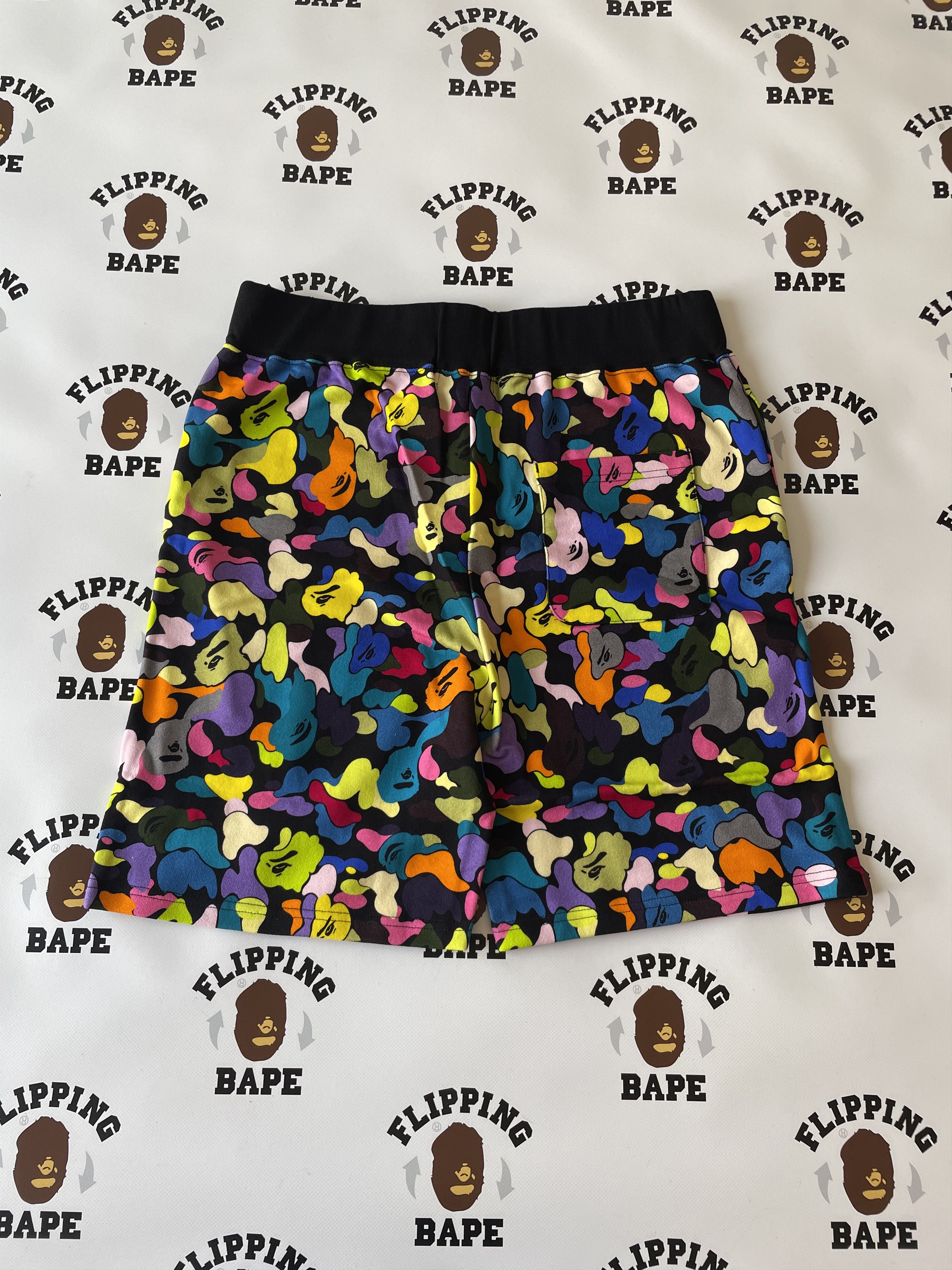 Bape BAPE MULTI CAMO NYC LOGO SWEAT SHORTS Size US 30 / EU 46 - 2 Thumbnail