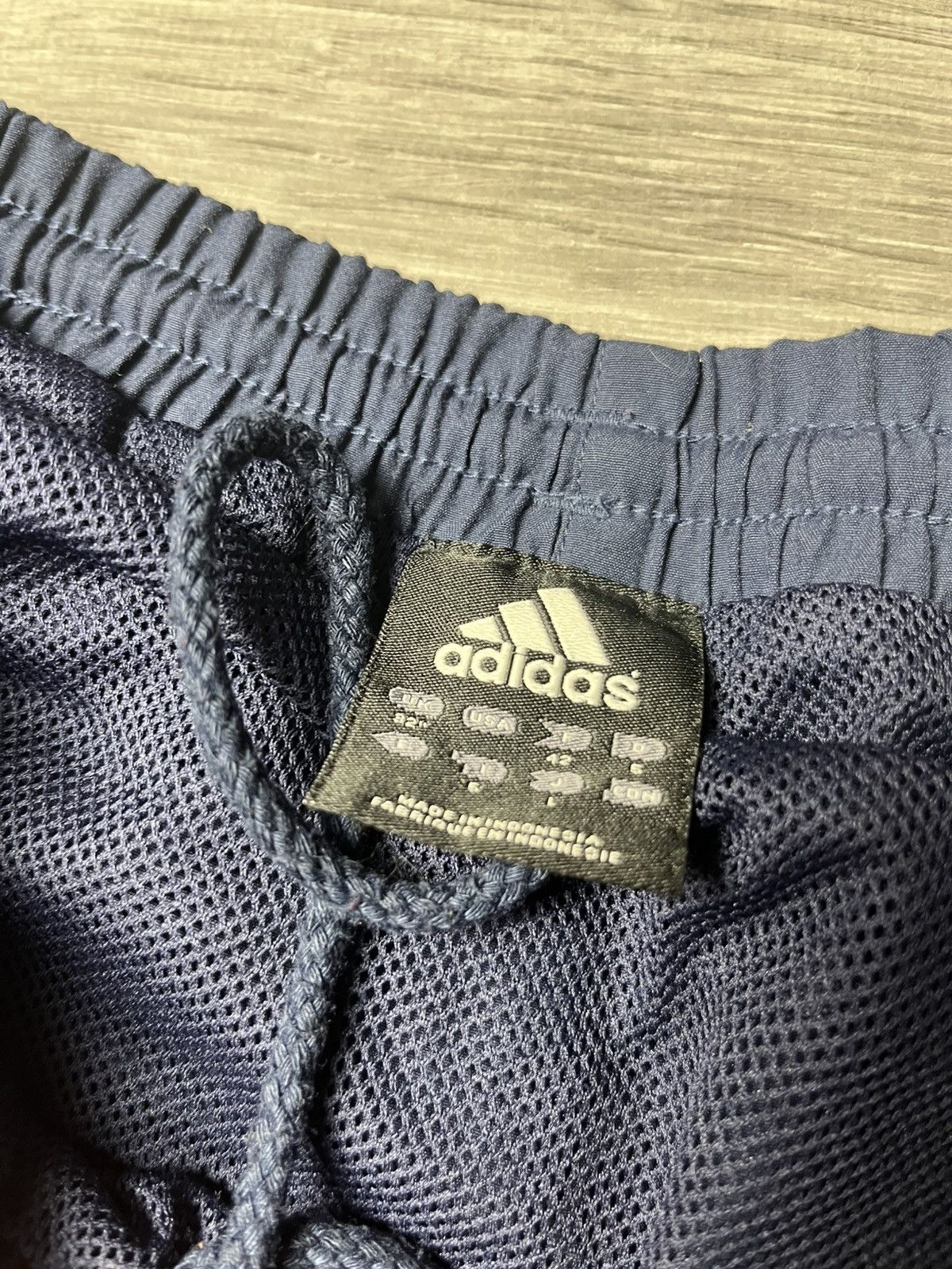 Adidas Adidas shorts swimming beach size Medium Size US 32 / EU 48 - 3 Thumbnail