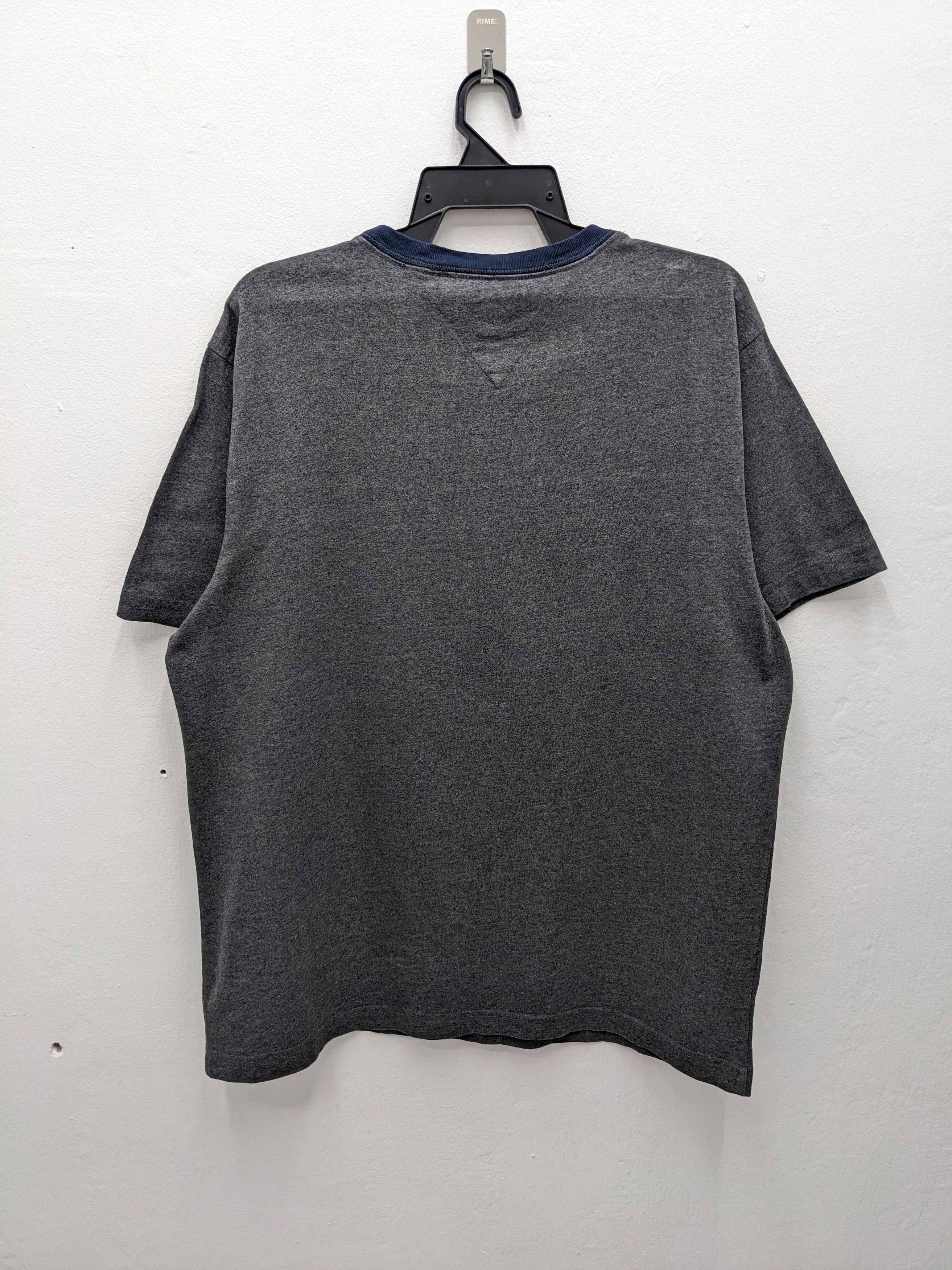 Tommy Hilfiger Tommy Hilfiger Striped Design Tshirt Size US XXL / EU 58 / 5 - 4 Thumbnail