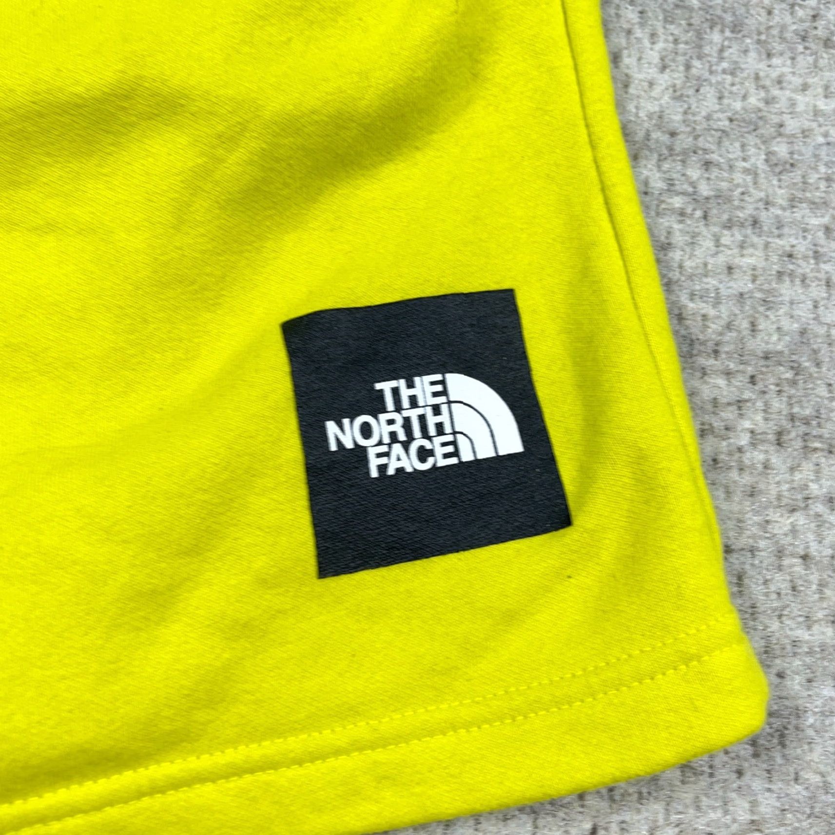 The North Face The North Face Sweat Shorts Men 2XL Yellow Neon Fleece Joggers Gym Training Shorts Size US 39 - 4 Thumbnail