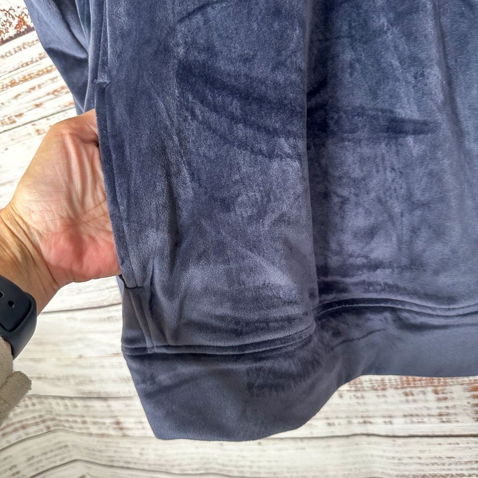 Croft & Barrow Croft & Barrow Gray Velour Top, NWOT, Size Medium Size M / US 6-8 / IT 42-44 - 5 Thumbnail
