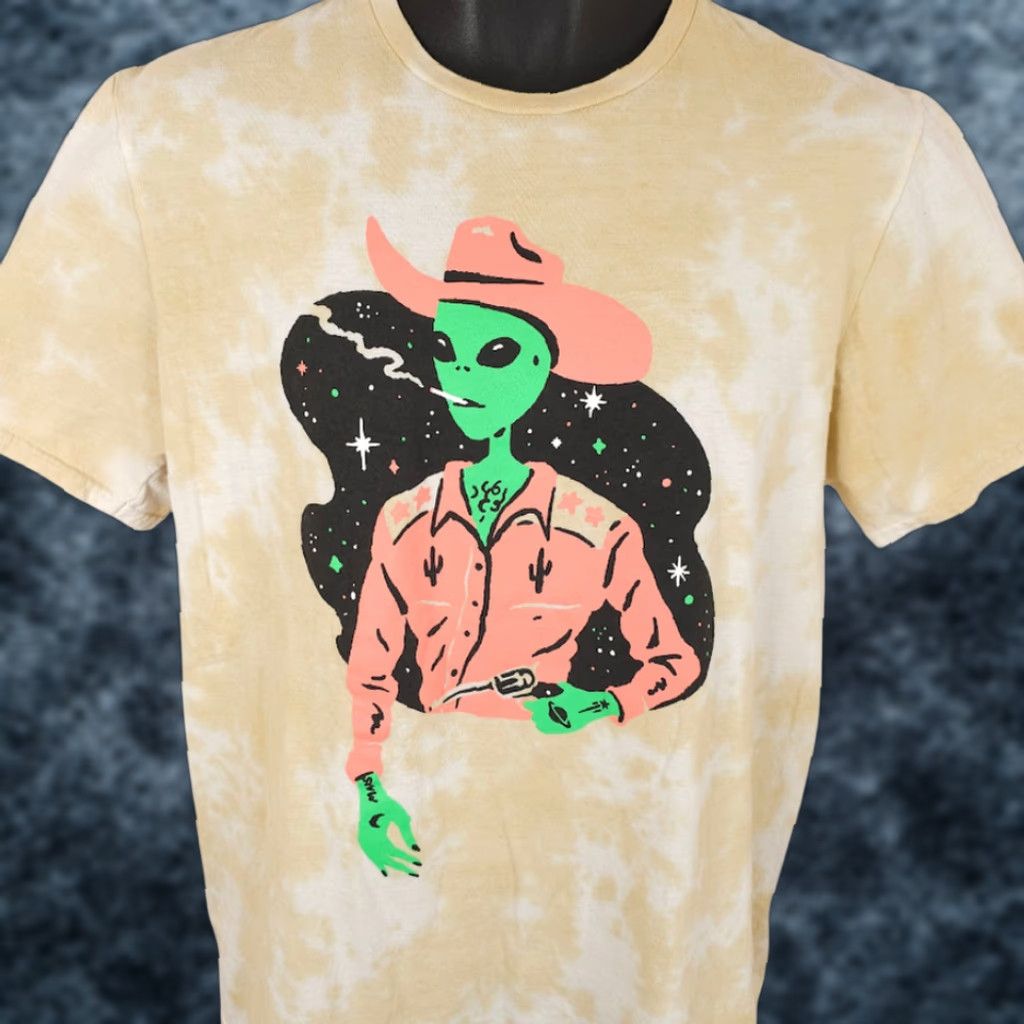 MCM VINTAGE Alien Cowboy T Shirt Mens Size Medium Yellow Tie Dye Sam Larson Mid Century Modern MCM Size US M / EU 48-50 / 2 - 1 Thumbnail