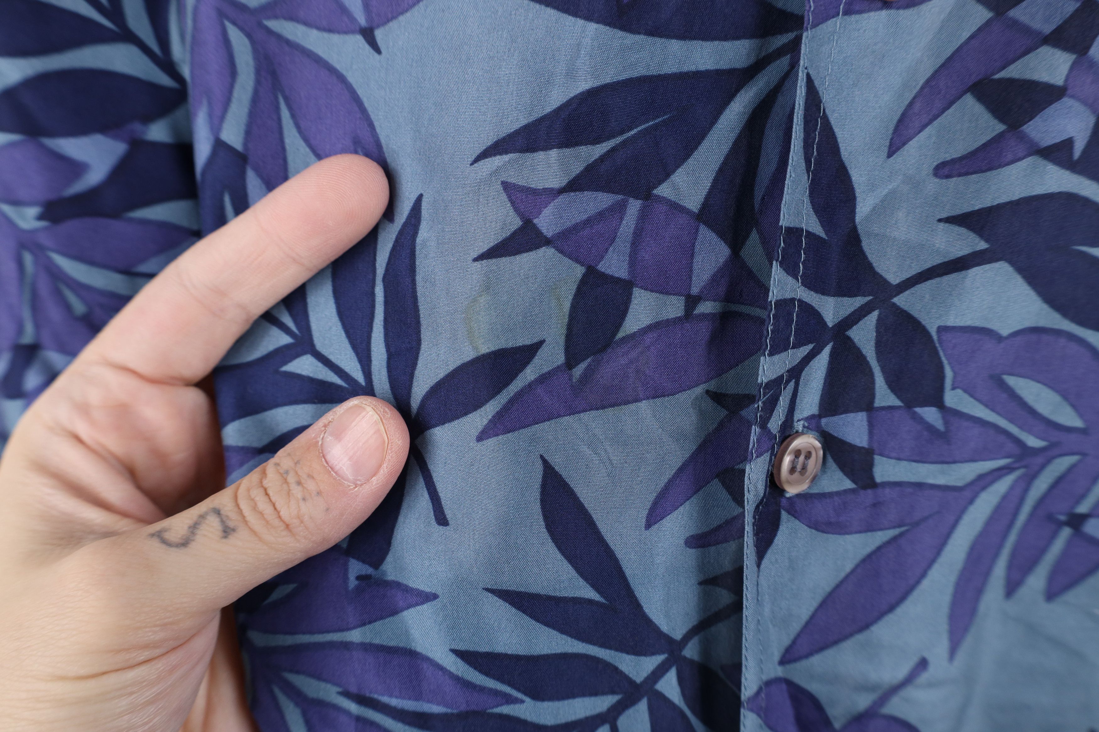 Vintage Vintage 90s Streetwear Leaf Hawaiian Collared Button Shirt Size US XL / EU 56 / 4 - 4 Thumbnail