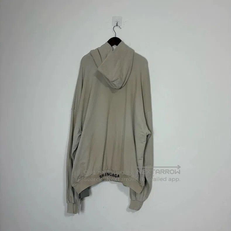 Balenciaga Balenciaga 23SS Distressed Sweatshirt. Size US S / EU 44-46 / 1 - 2 Thumbnail
