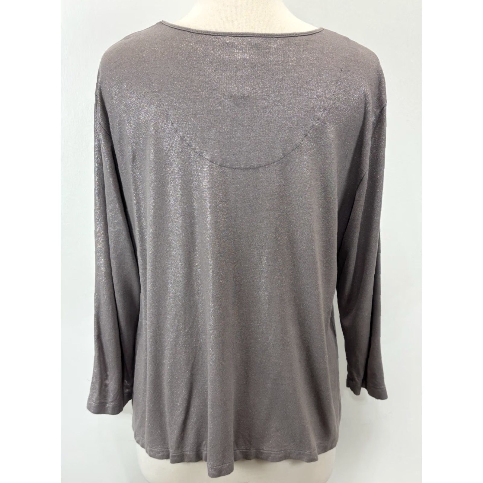 Vintage Chicos Women's Silver Shimmer T-Shirt XL Classic V-Neck Long Sleeve Gray Rayon Blend Vintage Metal Top Size XL / US 12-14 / IT 48-50 - 3 Thumbnail