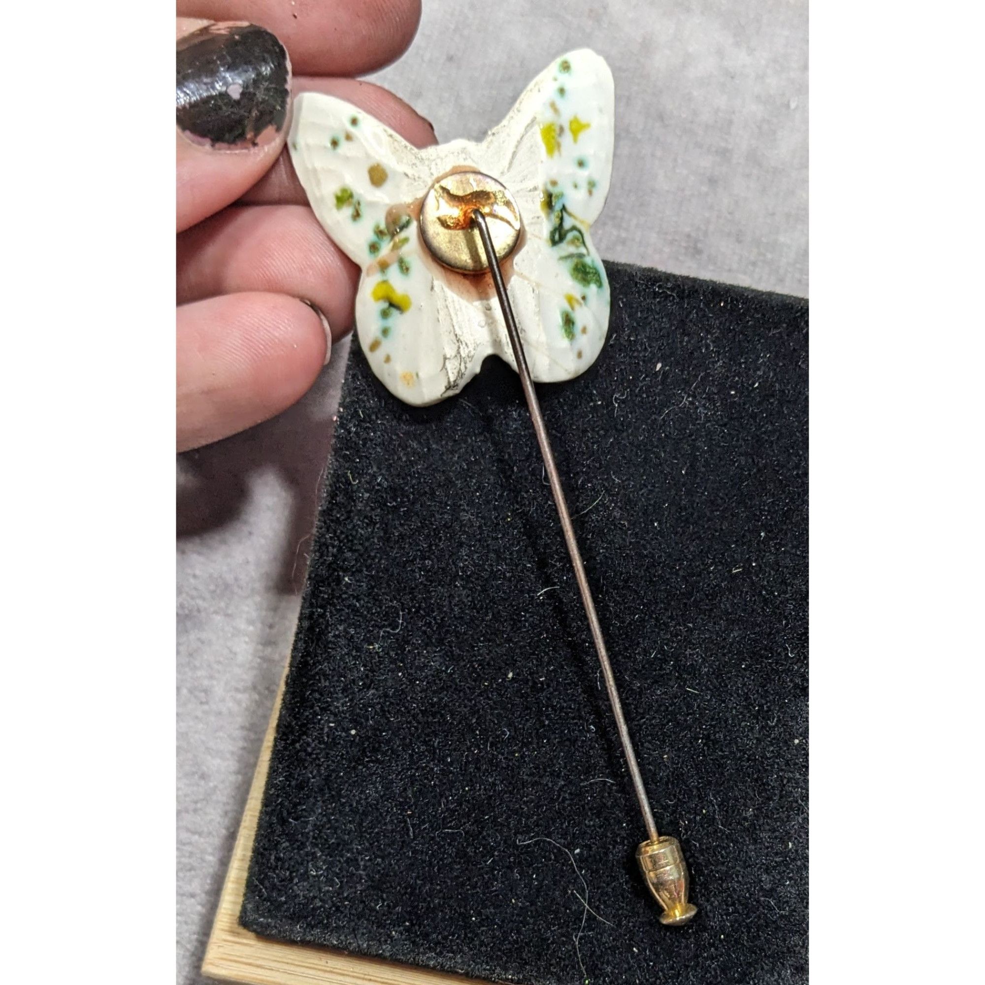 Other Vintage Ceramic Butterfly Stick Pin Mottled White And Green Size ONE SIZE - 6 Thumbnail