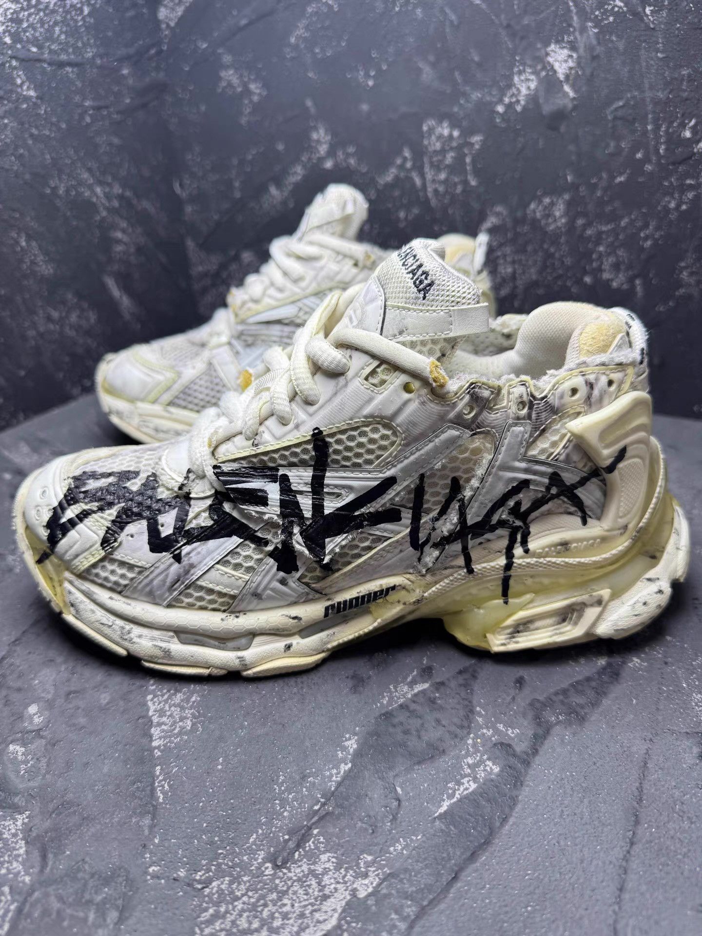 Balenciaga Balenciaga Runner Black & White Graffiti Distressed Q10 Size US 5 / EU 37 - 2 Thumbnail