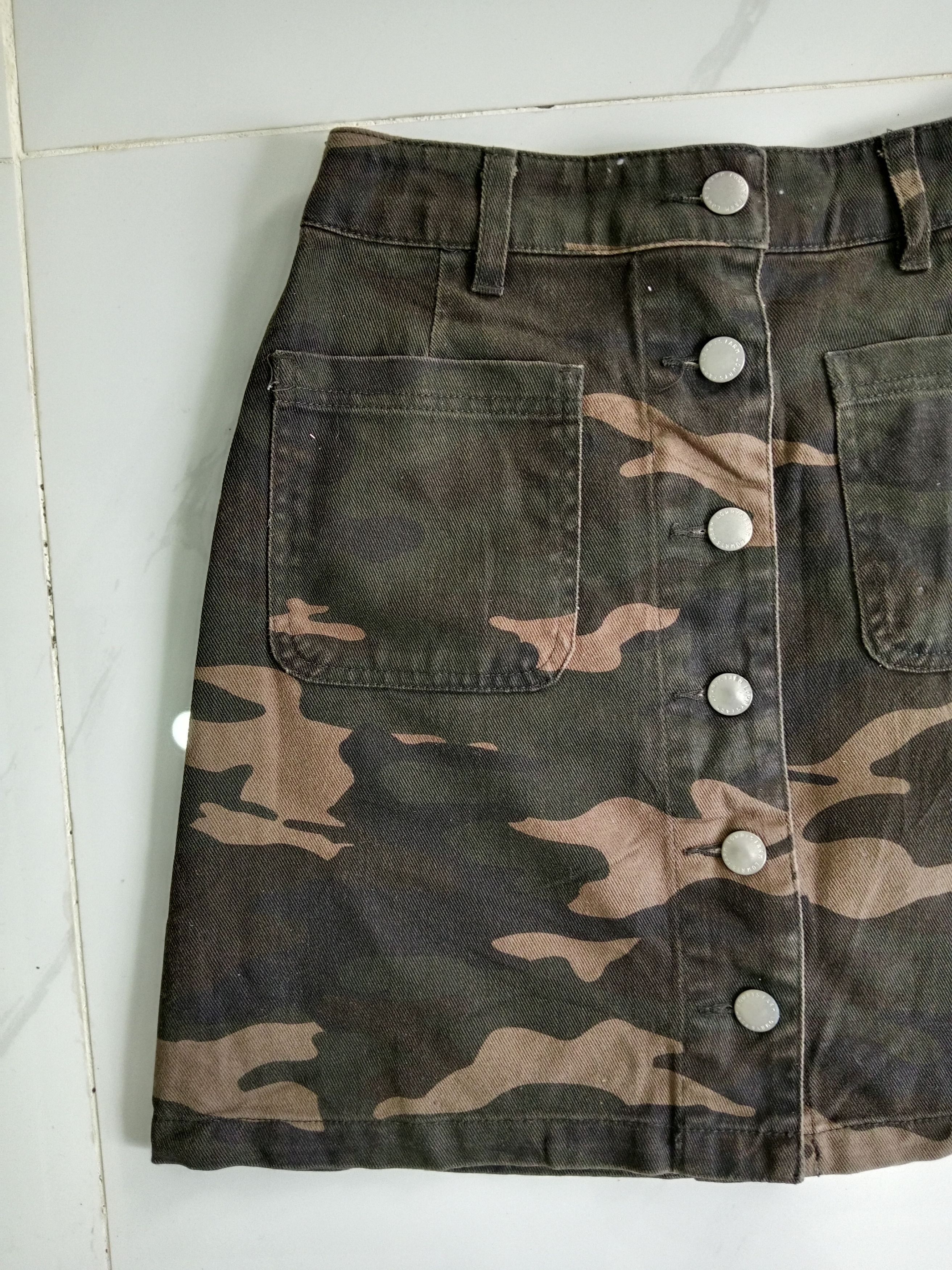 LOWRYS FARM LOWRYS FARM Camo Mini Skirt Double Pocket Size 26" / US 2 / IT 38 - 6 Thumbnail