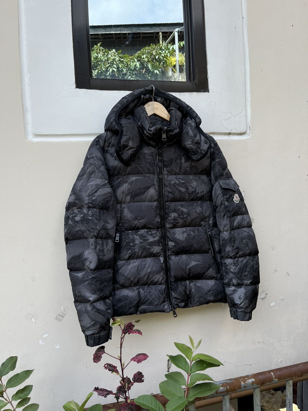 Moncler MONCLER HYMALAY Size US M / EU 48-50 / 2 - 4 Thumbnail