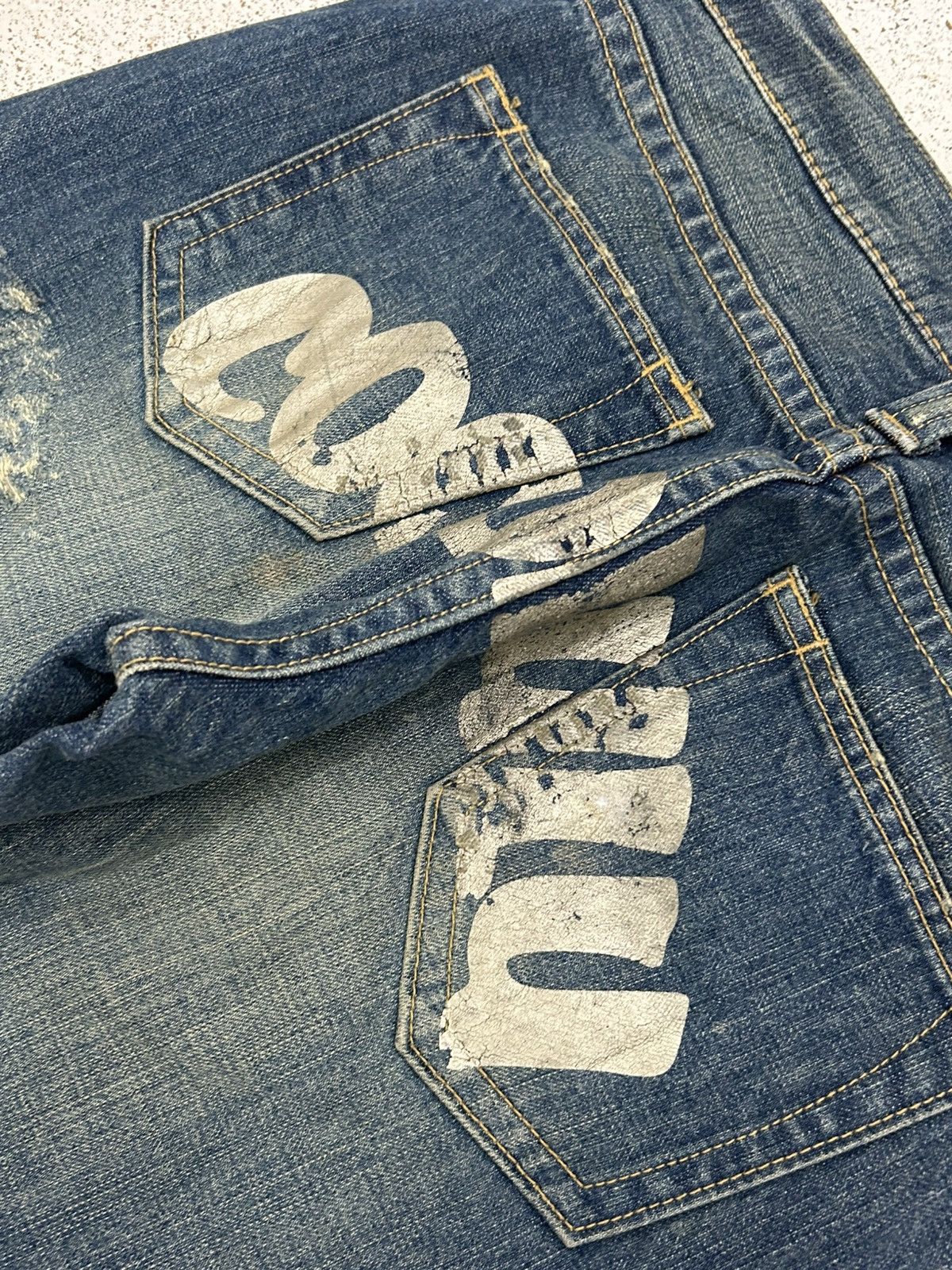 Le Grande Bleu (L.G.B.) JAPAN BRAND CO & LU WASHED DISTRESSED WITH WORDS BACKSIDE Size US 30 / EU 46 - 9 Thumbnail