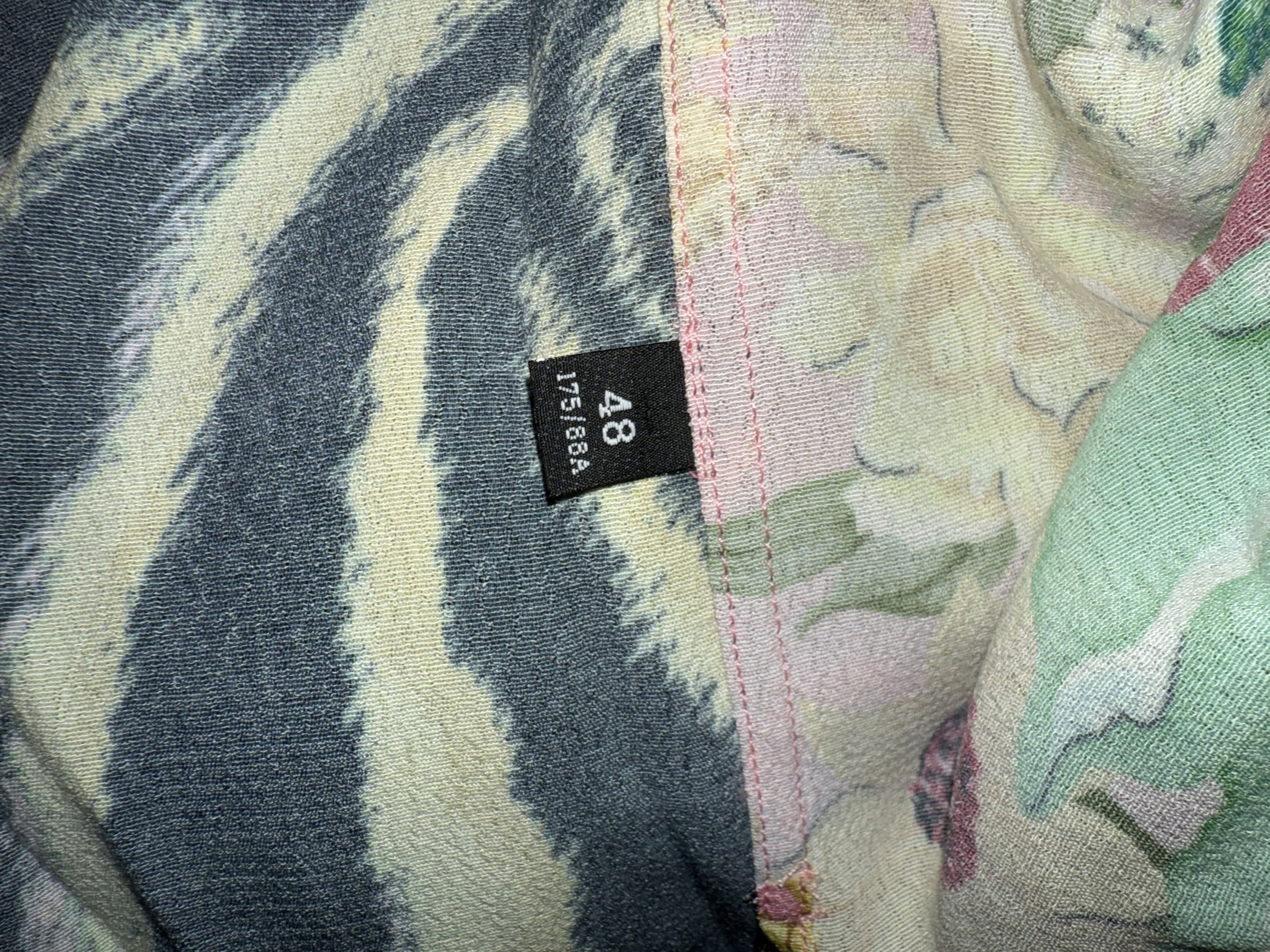 Versace AUTH MENS VERSACE BUTTON UP SHIRT SIZE 48 LOOSE FIT M/L Size US M / EU 48-50 / 2 - 11 Thumbnail