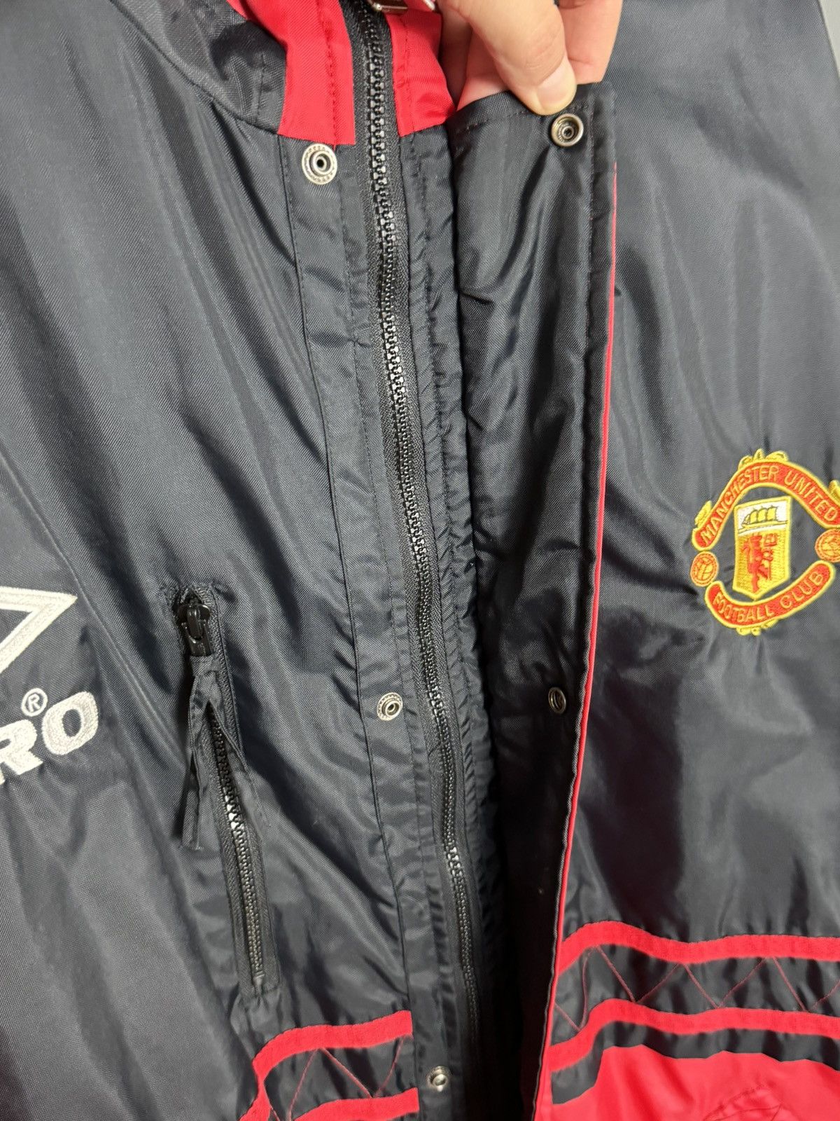 Umbro Vintage Manchester United Sharp Training Football Jacket Size US L / EU 52-54 / 3 - 7 Thumbnail