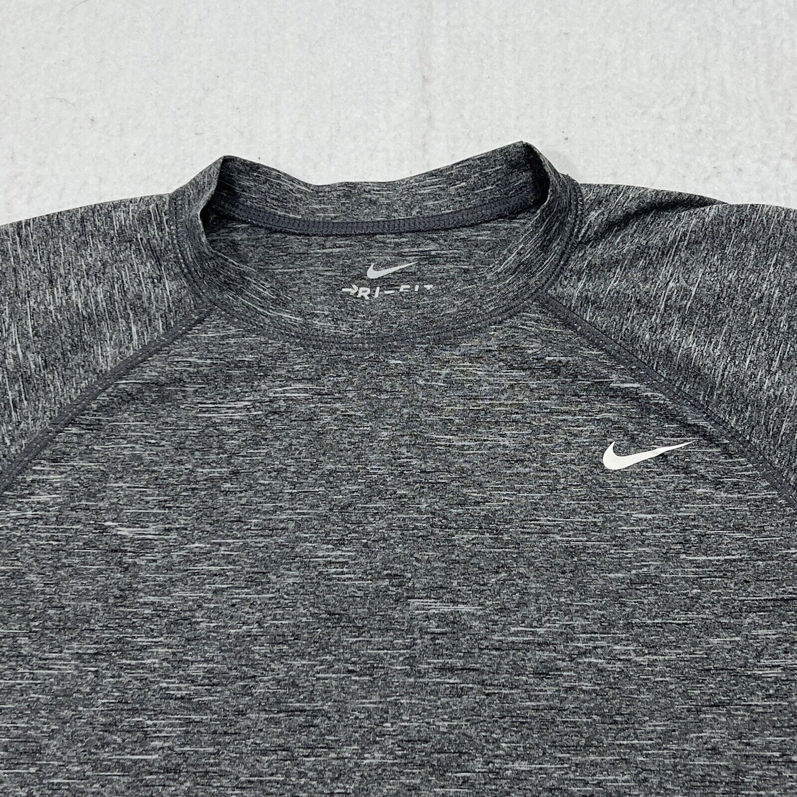Nike Nike Dri Fit Medium Solid Gray Athletic T Shirt Swoosh Logo Size US M / EU 48-50 / 2 - 2 Thumbnail