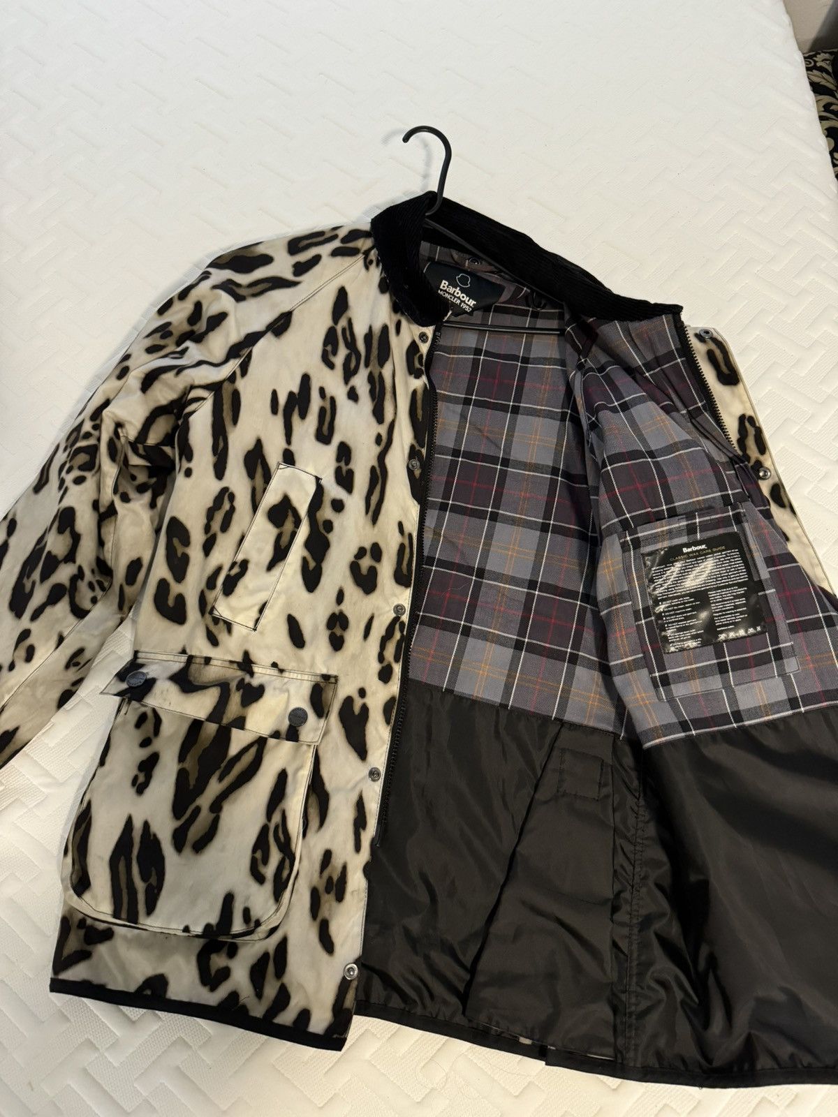Barbour × Moncler Moncler + Barbour 1952 Leopard Print Wight Giubotto Coat Size US XL / EU 56 / 4 - 8 Thumbnail