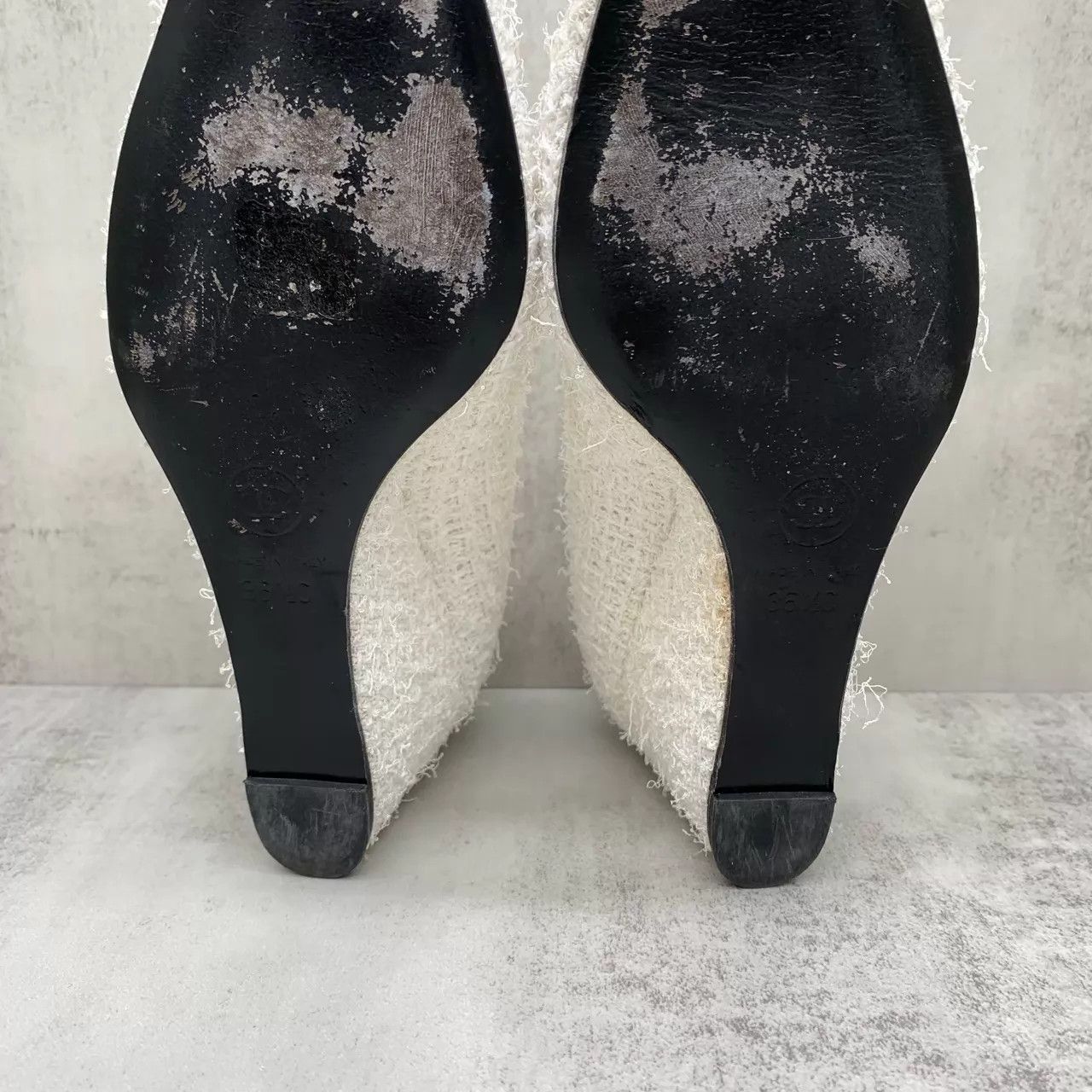 Chanel Chanel white tweed heels 36.5 95 New Size US 6 / IT 36 - 9 Thumbnail