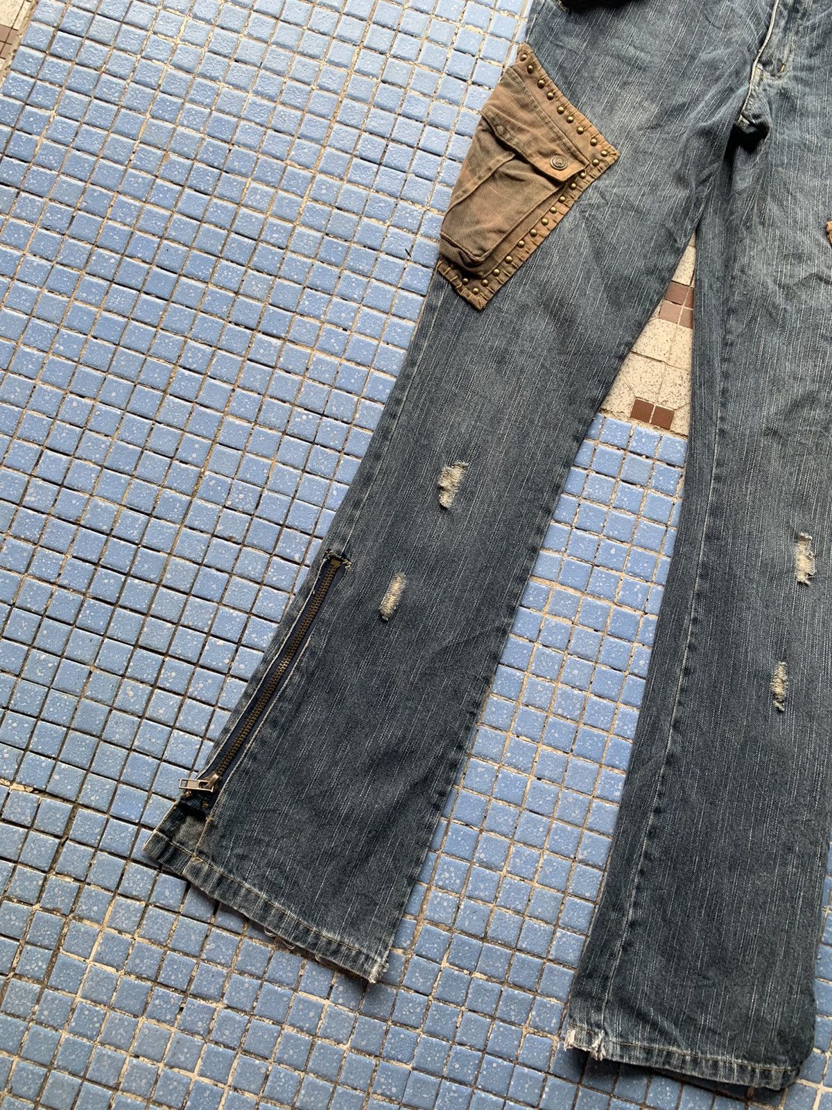 If Six Was Nine How hand jam studded camo distressed flared cargo pants Size US 31 - 4 Thumbnail