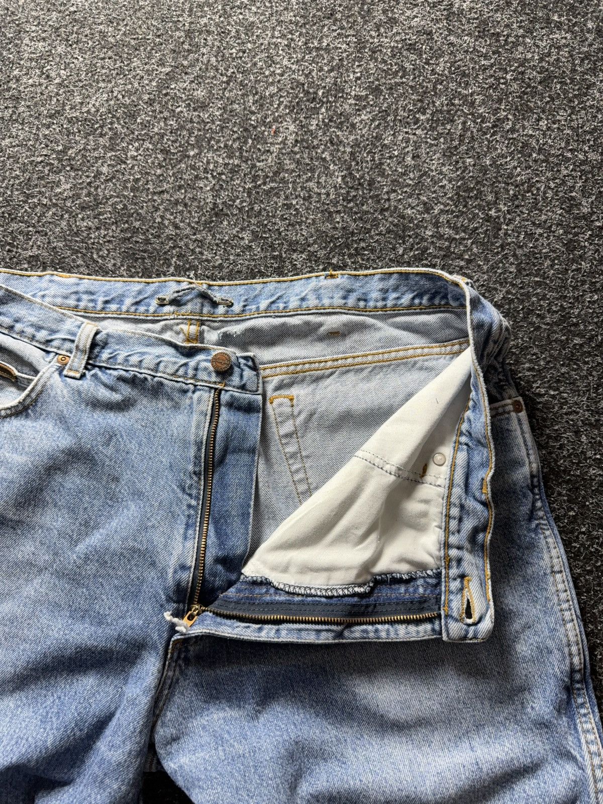 Wrangler 90s Wrangler USA Vintage Light Wash Straight Leg Jeans Size US 37 - 13 Thumbnail