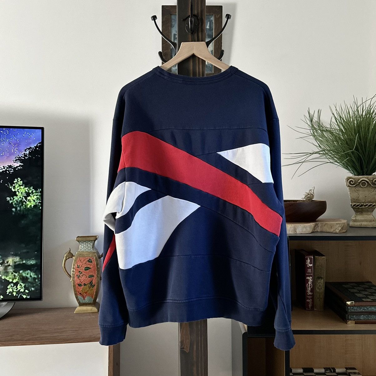 Reebok 🌿Reebok Classics Brand Proud Crew Relaxed Sweatshirt - Navy🌿 Size US XL / EU 56 / 4 - 3 Thumbnail