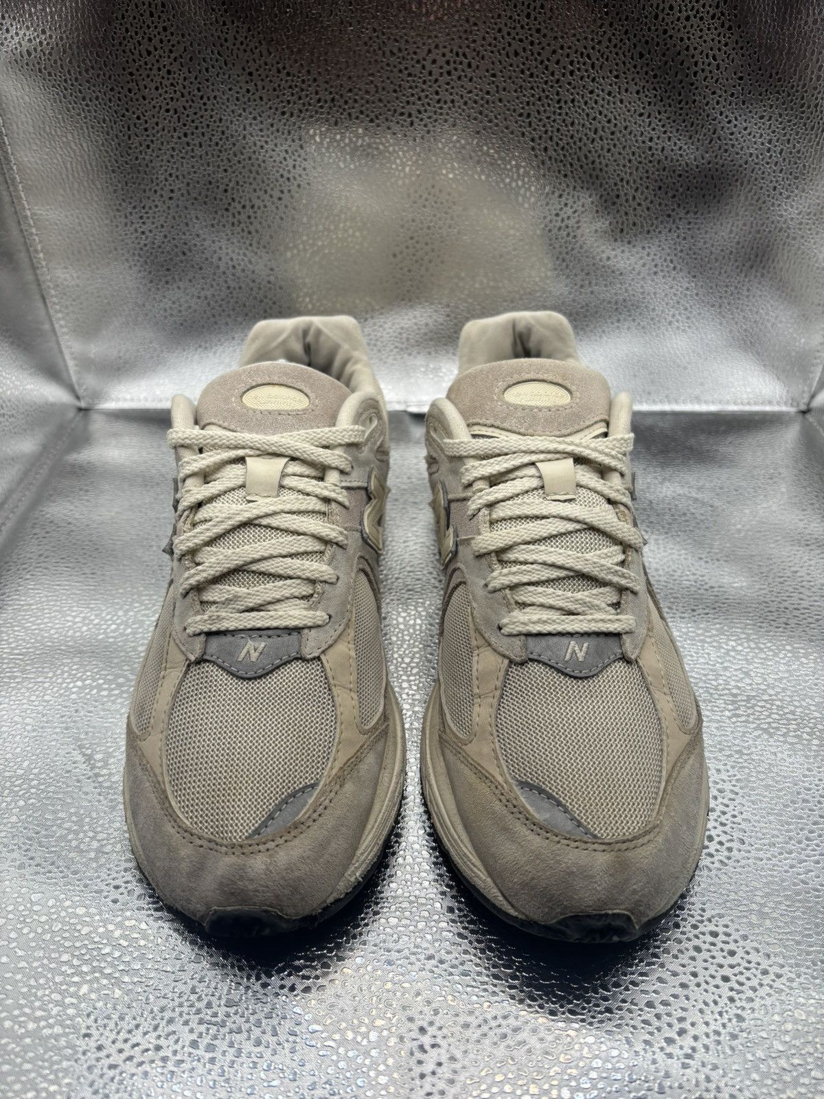 New Balance New Balance 2002r Off White Size US 9 / EU 42 - 2 Thumbnail