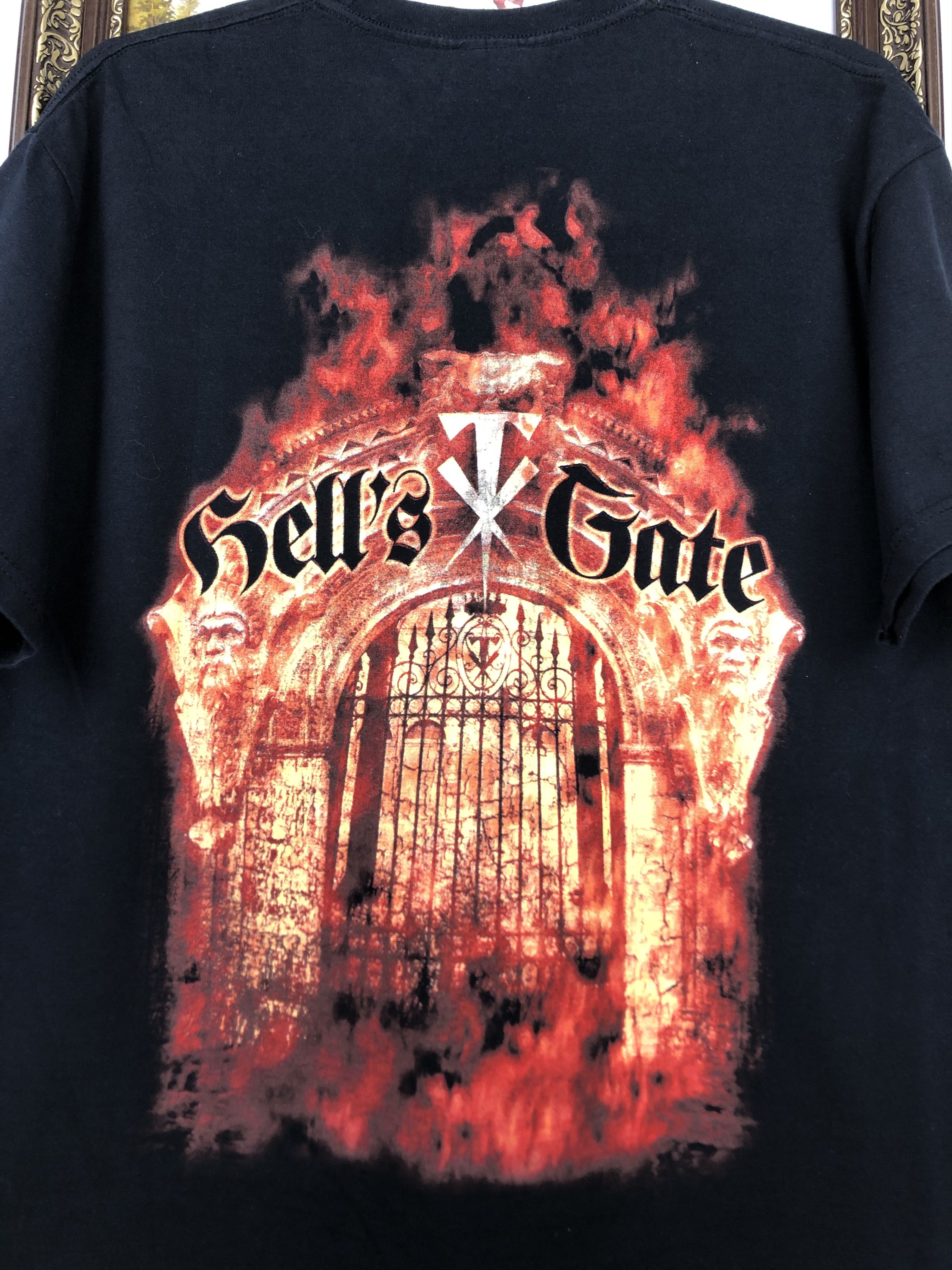Vintage Vintage The Undertaker Hell's Gate WWE Shirt Tee Over Print Size US L / EU 52-54 / 3 - 9 Thumbnail
