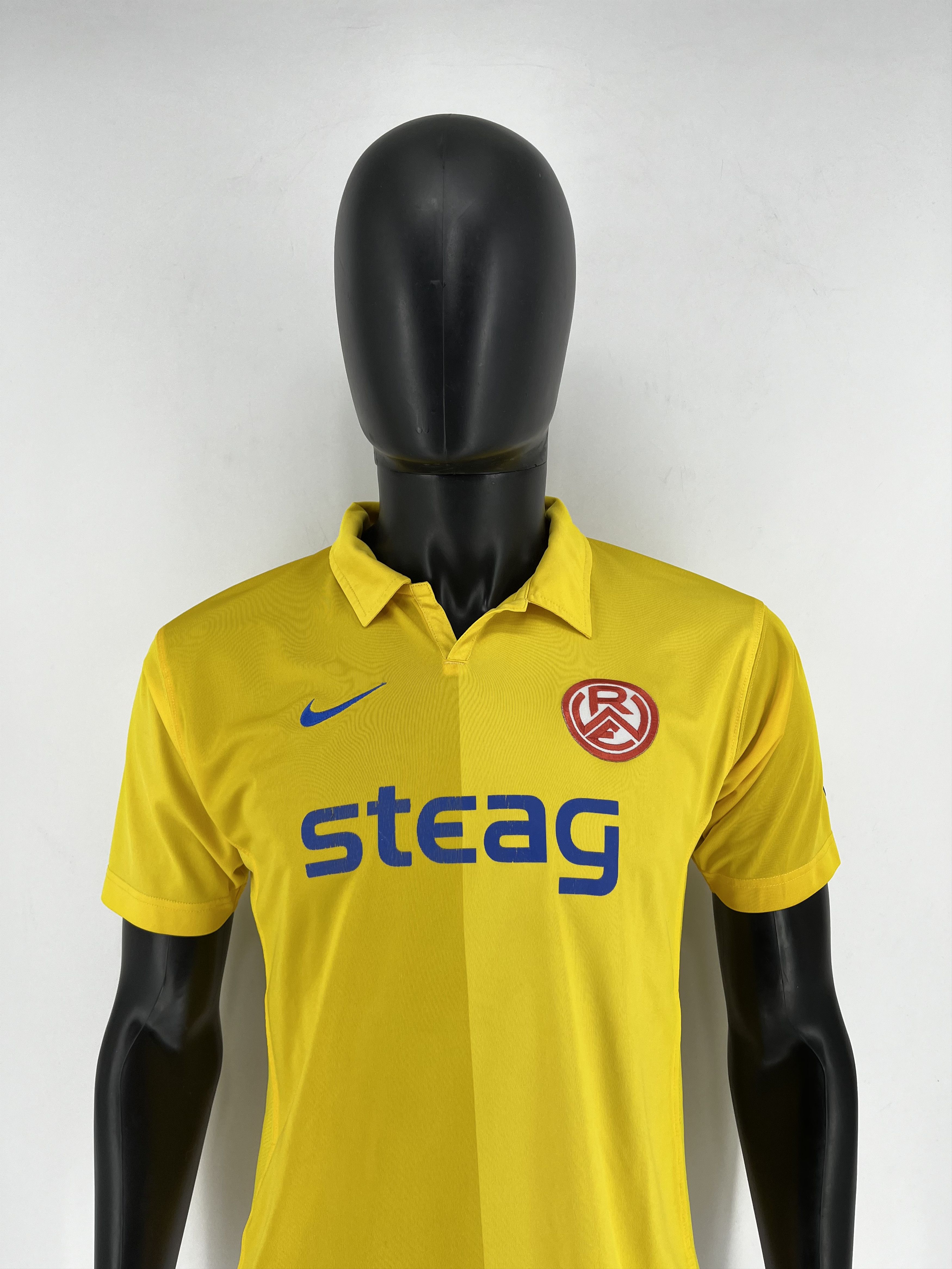 Nike Vintage Nike Rot Weiss Essen RWE Yellow Rare Jersey Shirt Size US XS / EU 42 / 0 - 1 Thumbnail